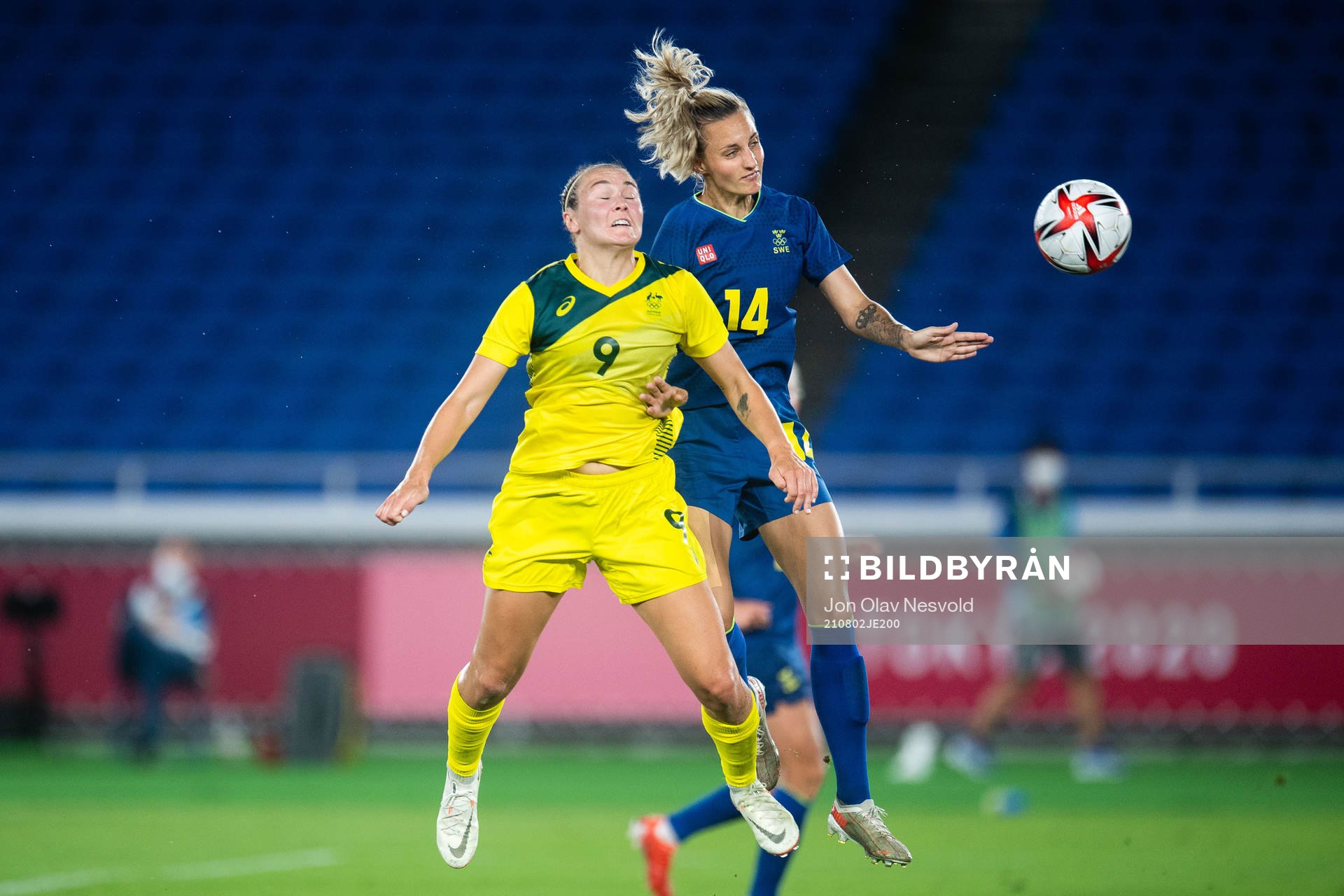 Caitlin Foord of Australia and Nathalie Björn of Sweden in