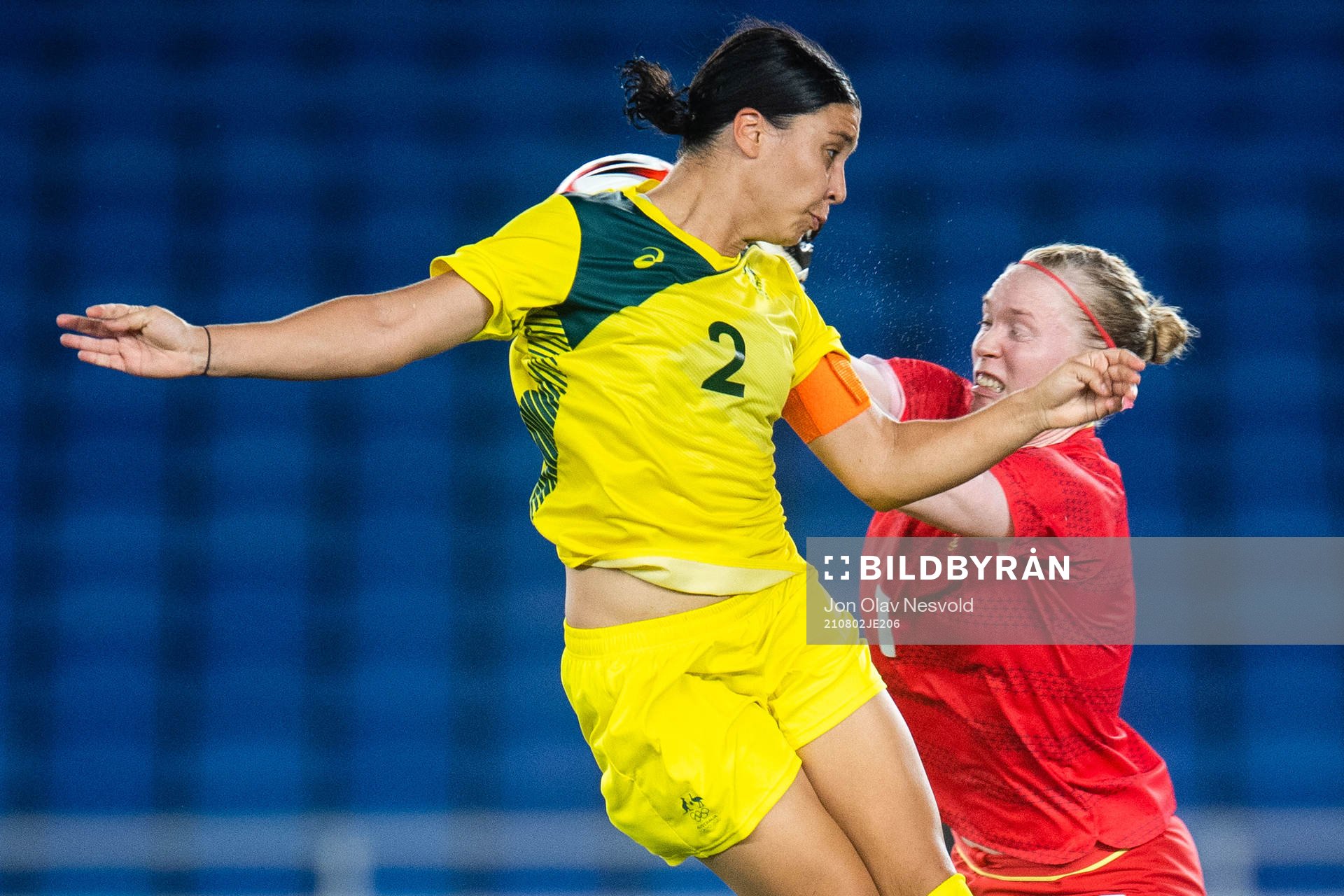 Sam Kerr of Australia and Hedvig Lindahl of Sweden  in the