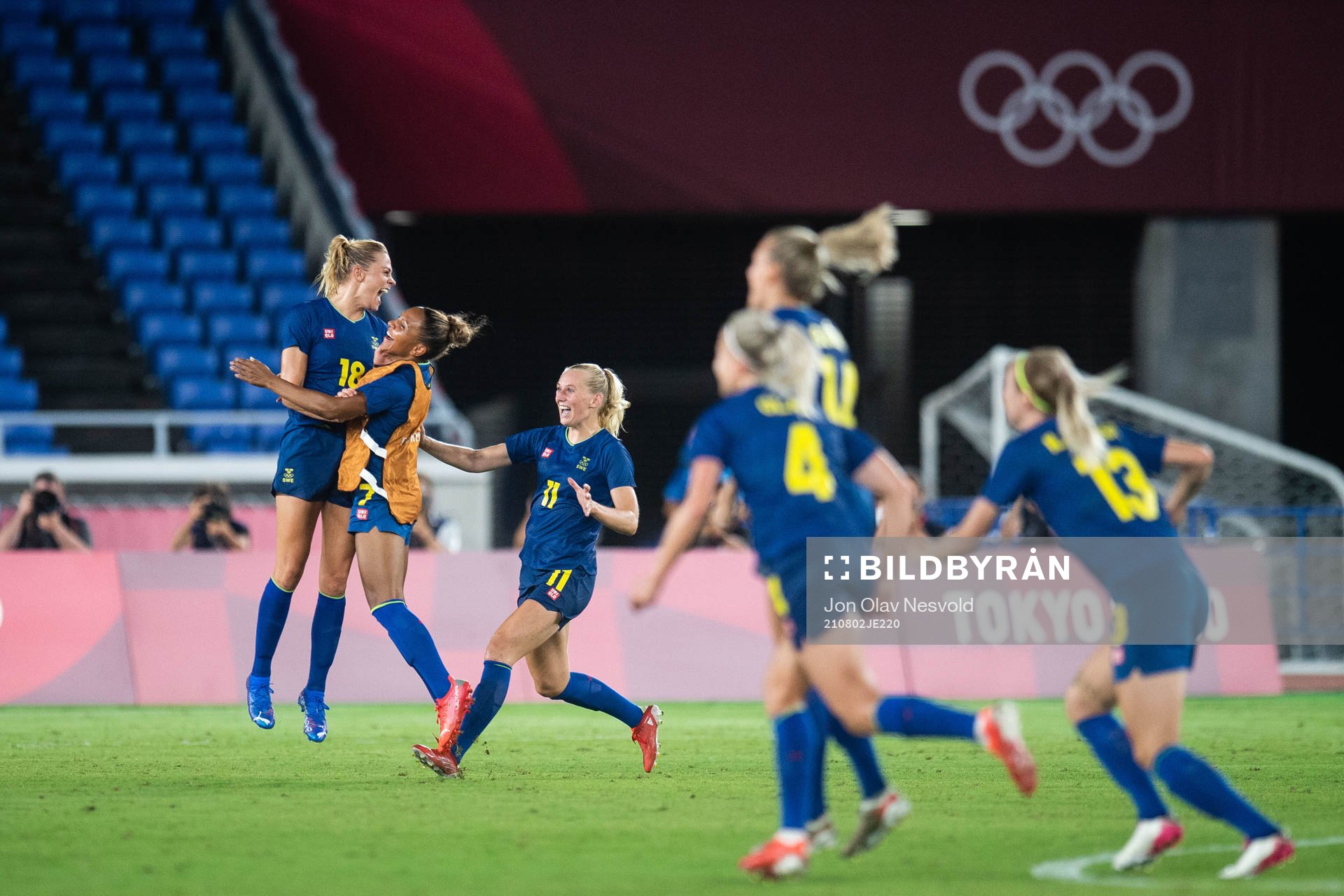 Players of Sweden celebrates winning in the women´s football match between Australia and Sweden at Tokyo 2020 Olympic Games on August 2, 2021 in Tokyo.