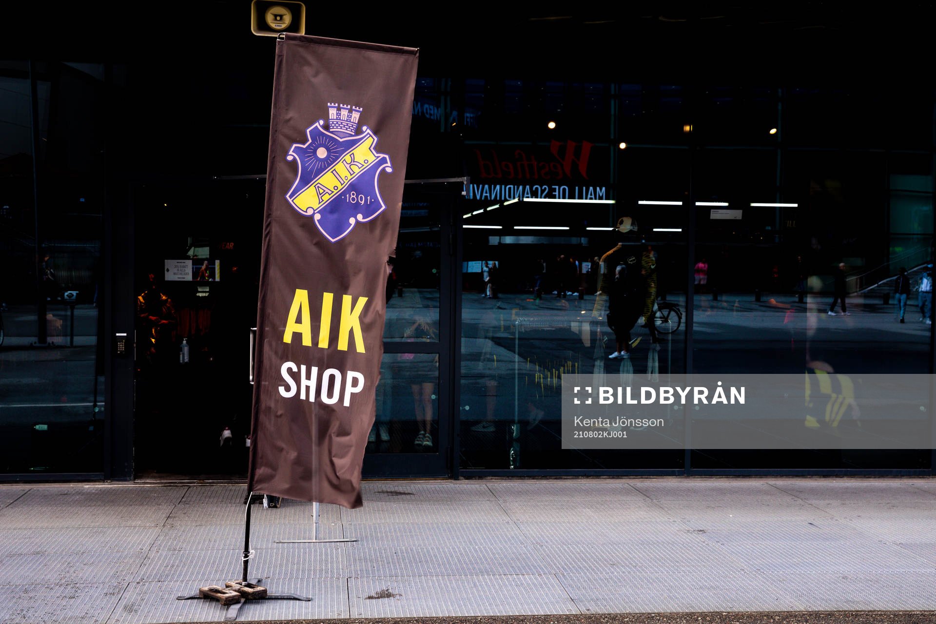 Flagga utanför AIK Shop