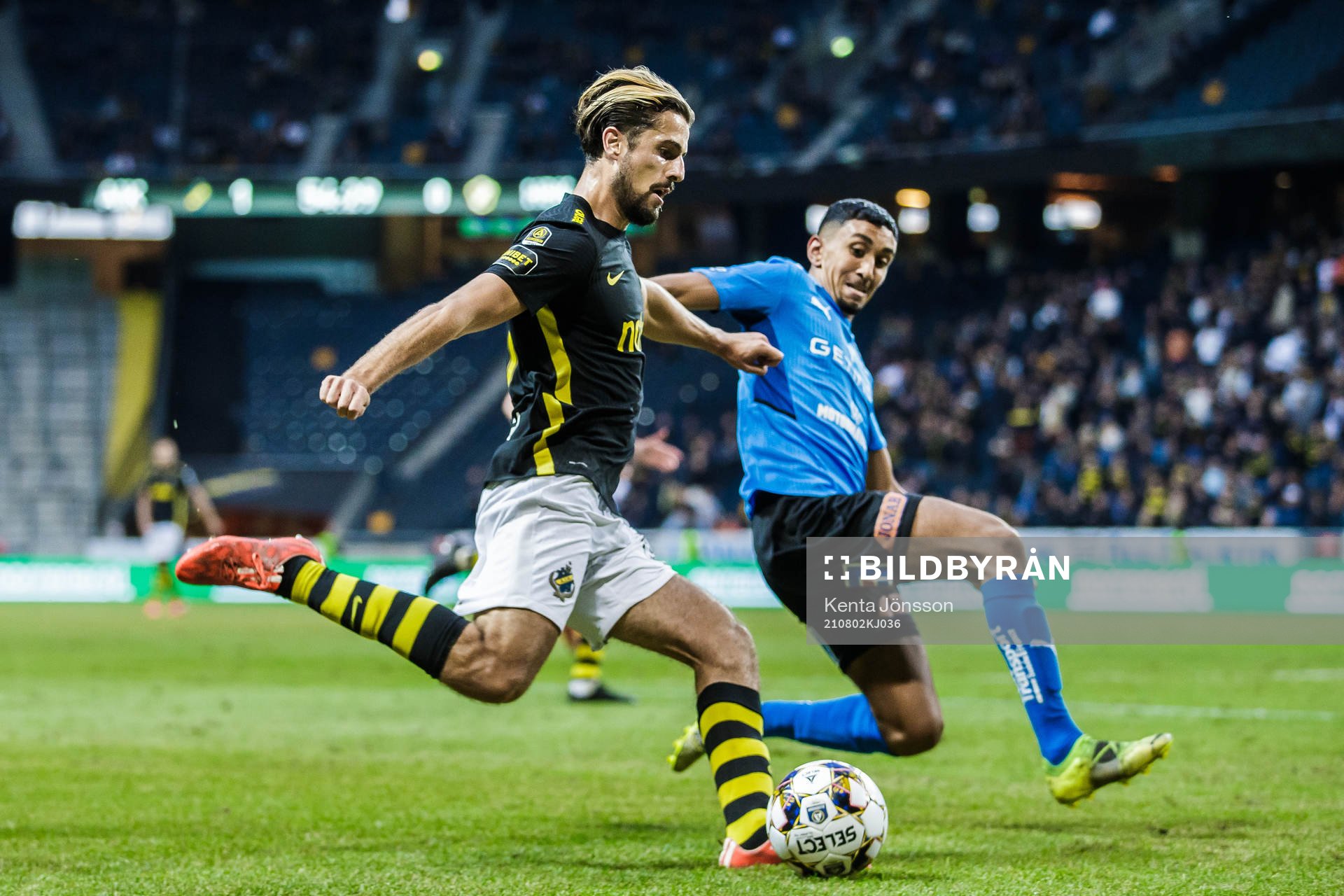 s Zack Elbouzedi och Halmstads Amir Al-Ammari