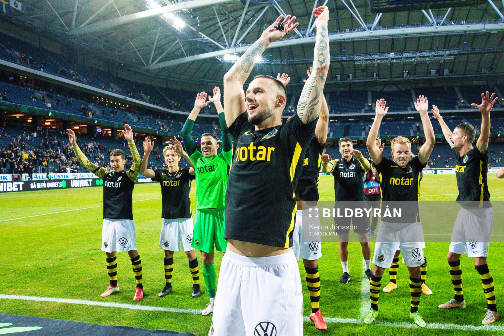 AIK:s Alexander Milosevic jublar efter  fotbollsmatchen i Allsvenskan mellan AIK och Halmstad den 2 augusti 2021 i Stockholm. 