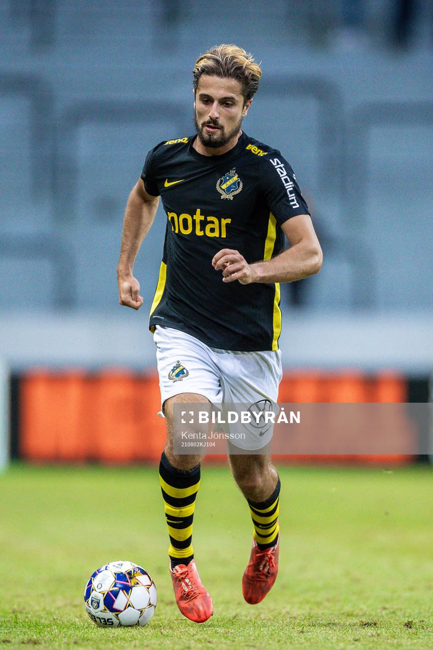 s Zack Elbouzedi