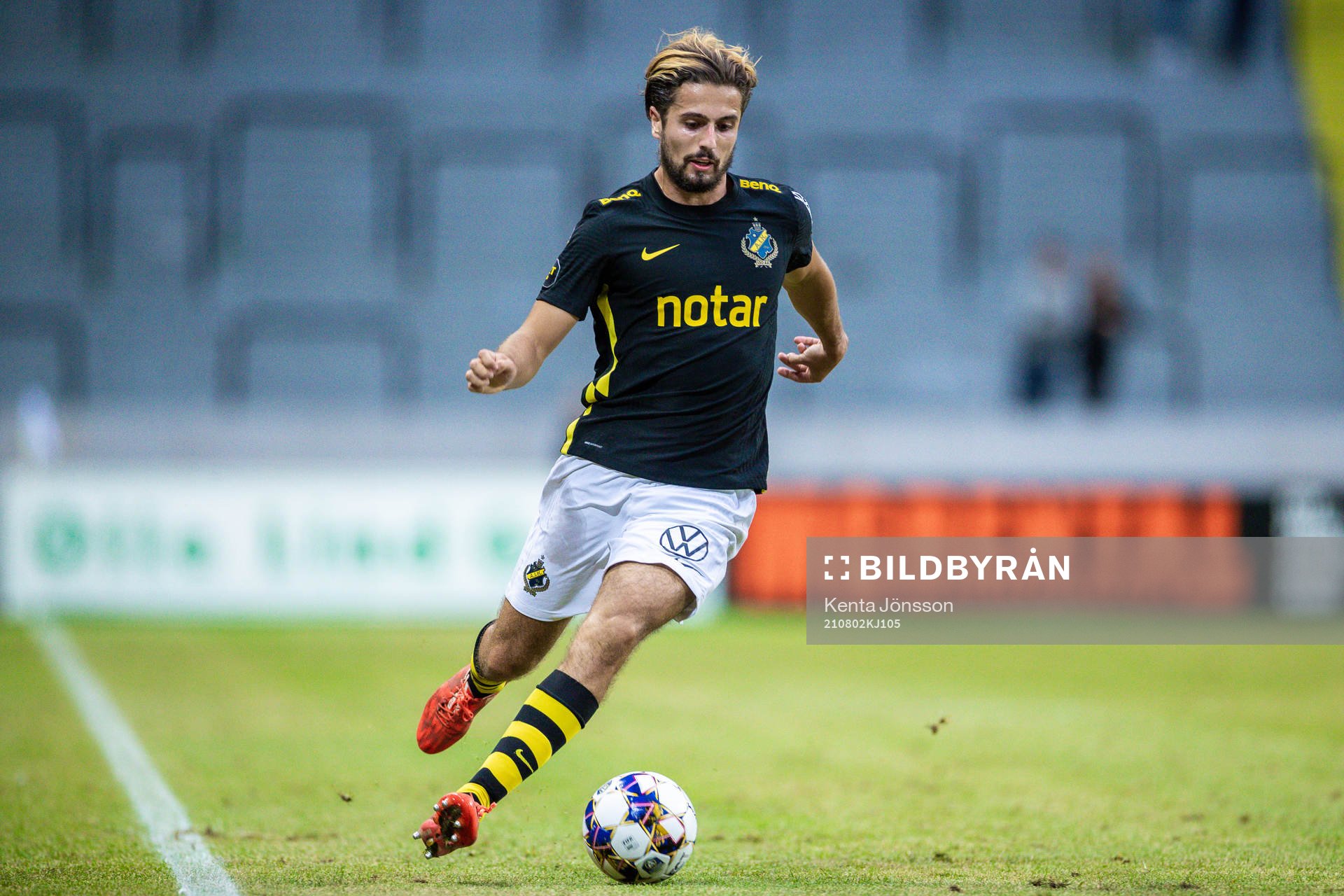 s Zack Elbouzedi