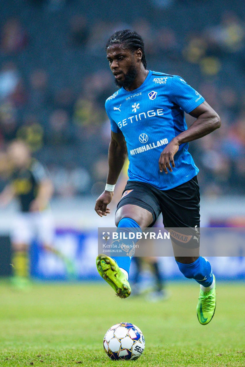 Halmstads Joseph Baffo under fotbollsmatchen i Allsvenskan mellan AIK och Halmstad den 2 augusti 2021 i Stockholm. 