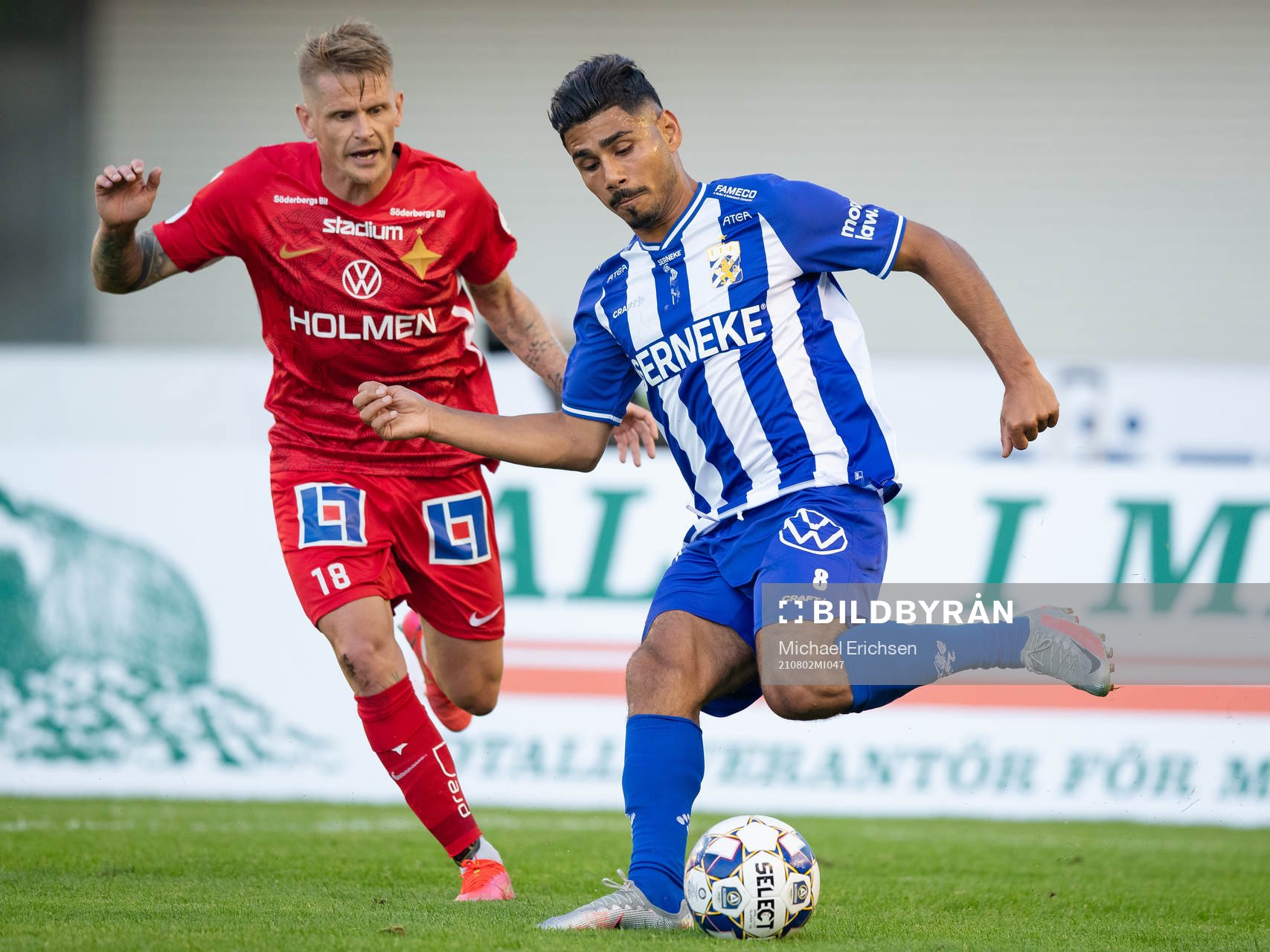 IFK Norrköpings Ari Skúlason och IFK Göteborgs Hosam