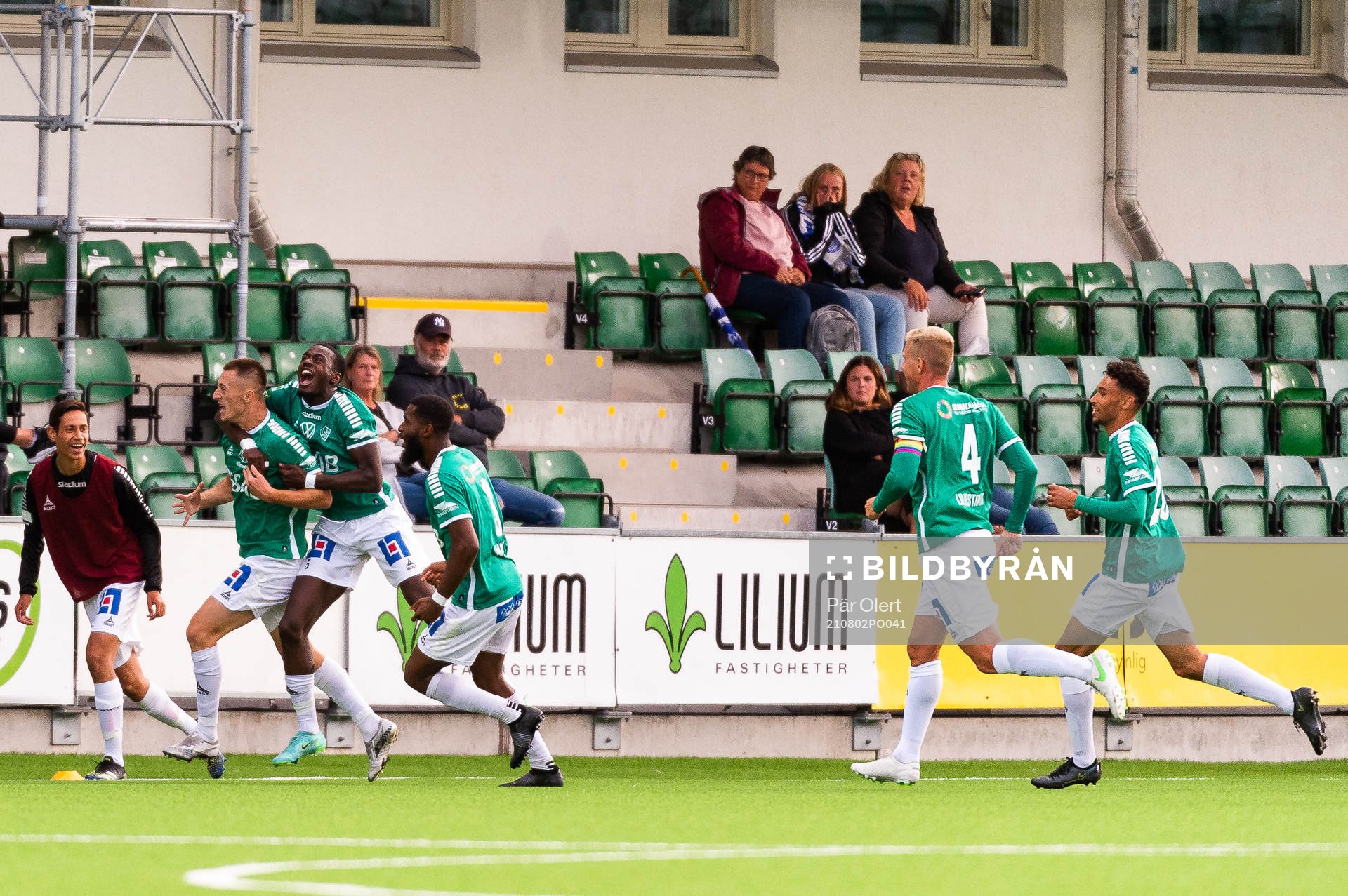 Brage jublar efter 3-2 av Leonard Pllana under fotbollsmatchen i Superettan mellan GIF Sundsvall och Brage den 2 augusti 2021 i Sundsvall. 