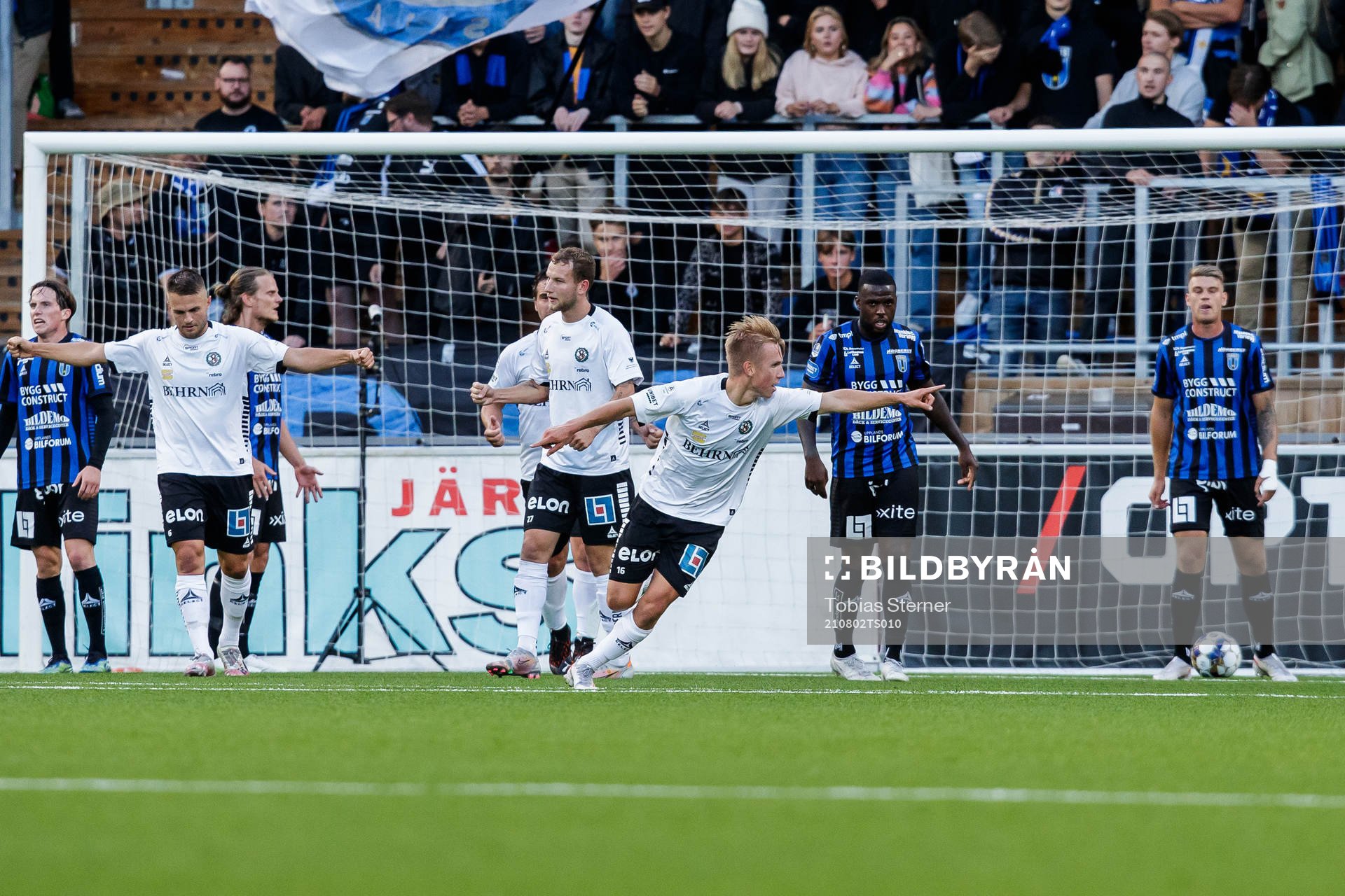 Örebros David Seger jublar efter 0-1 under fotbollsmatchen i Allsvenskan mellan Sirius och Örebro den 2 augusti 2021 i Uppsala. 