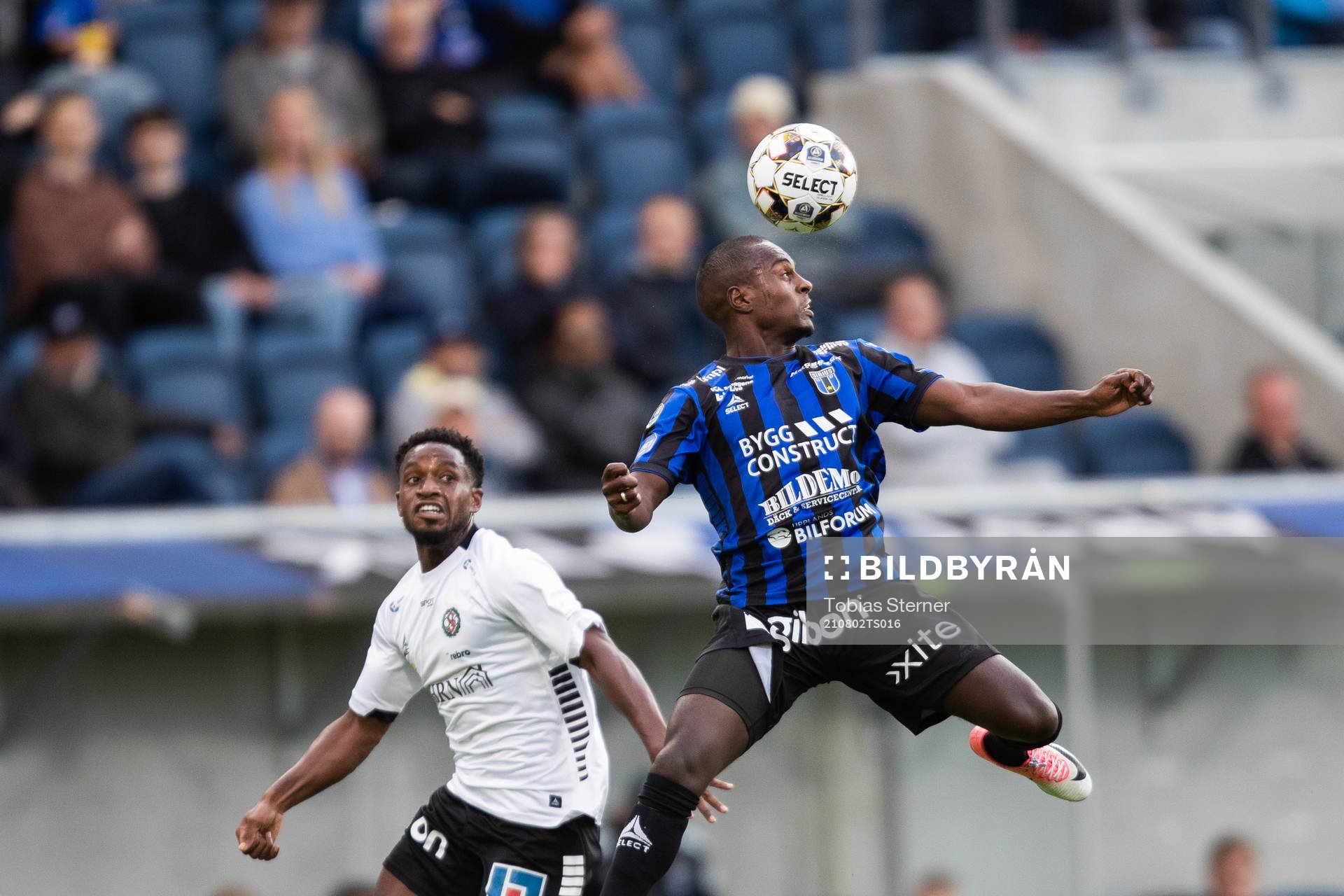 Sirius Nahom Girmai Netabay och Örebros Kevin Wright