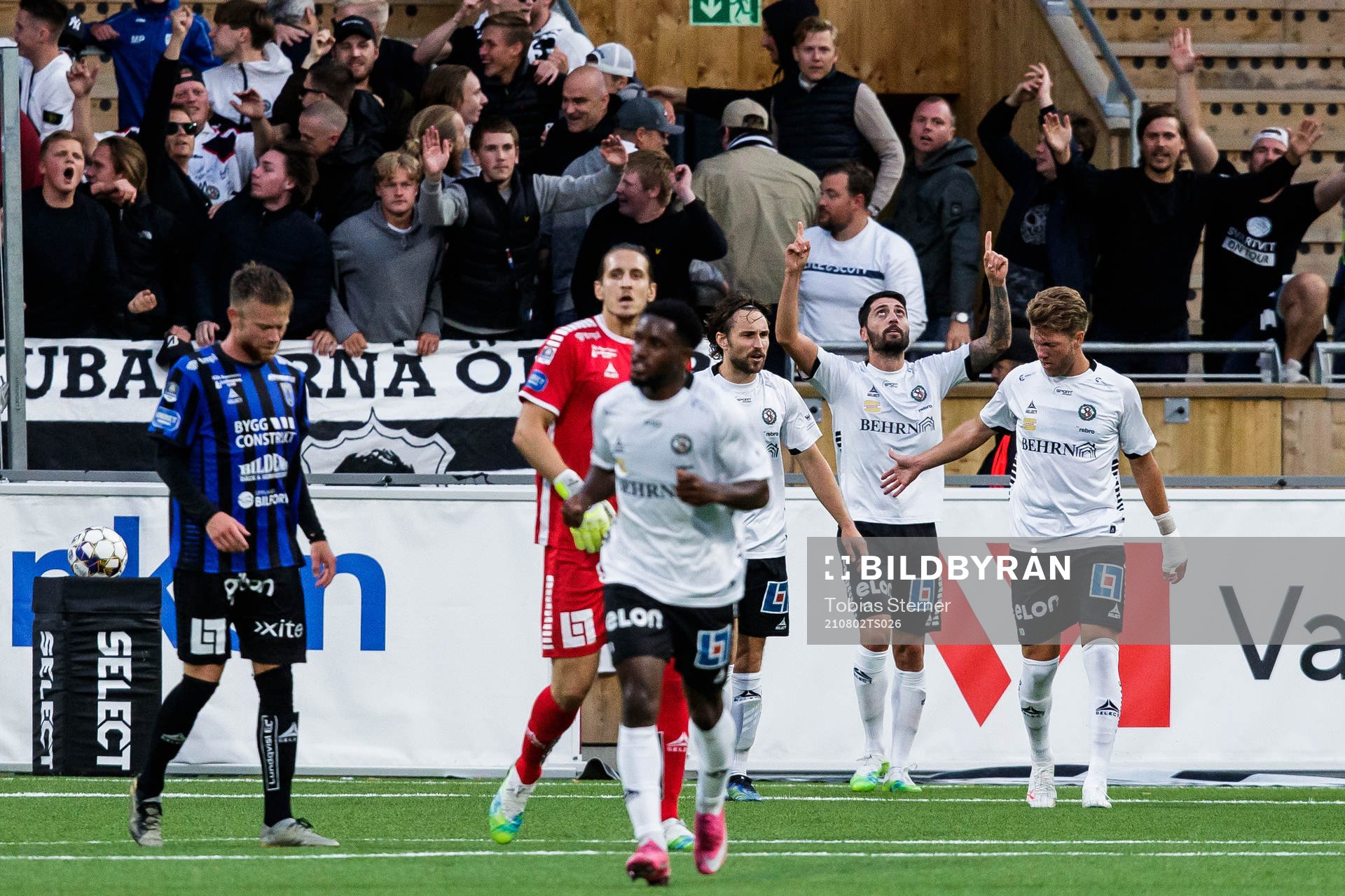 Örebros Nahir Besara jublar