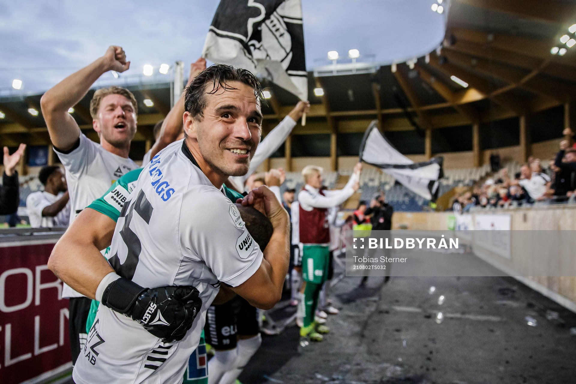 Örebros Nordin Gerzic jublar