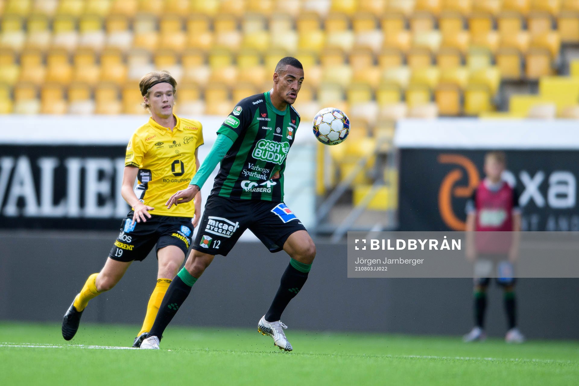 Varbergs Simon Karlsson Adjei och Elfsborgs Filip Persson