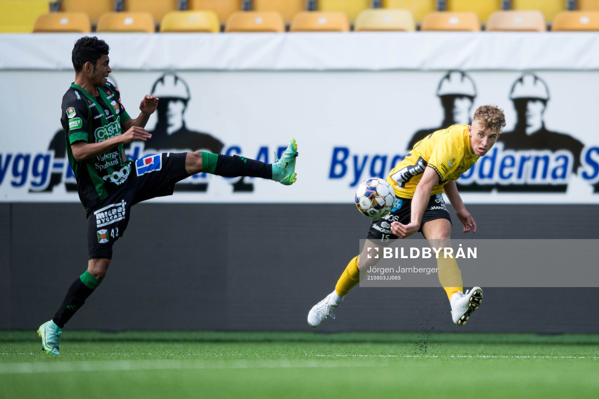 Varbergs Keanin Ayer och Elfsborgs Isaac Antonsson