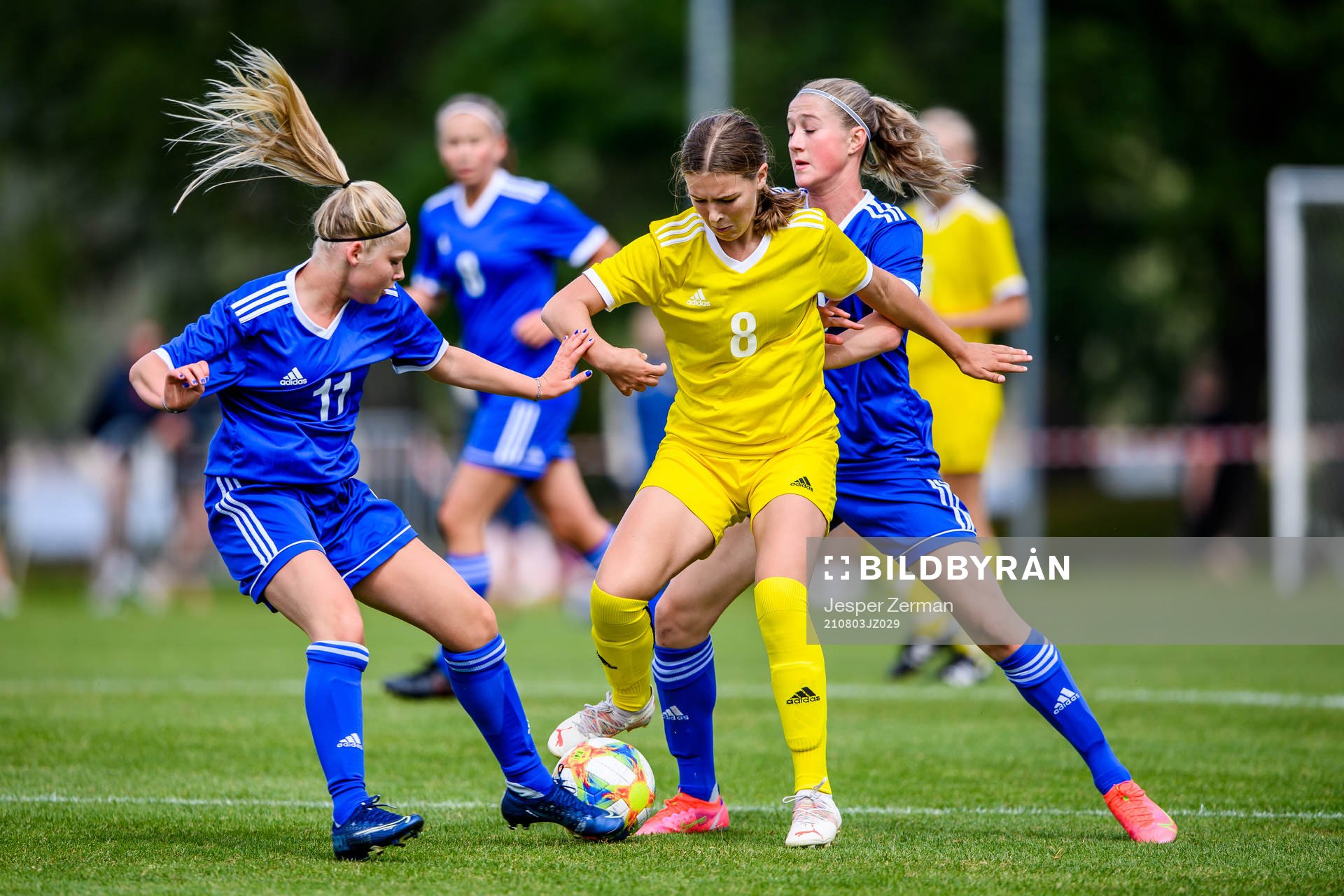 leia Molund (v), Alexandra Larsson (h) och Isabelle