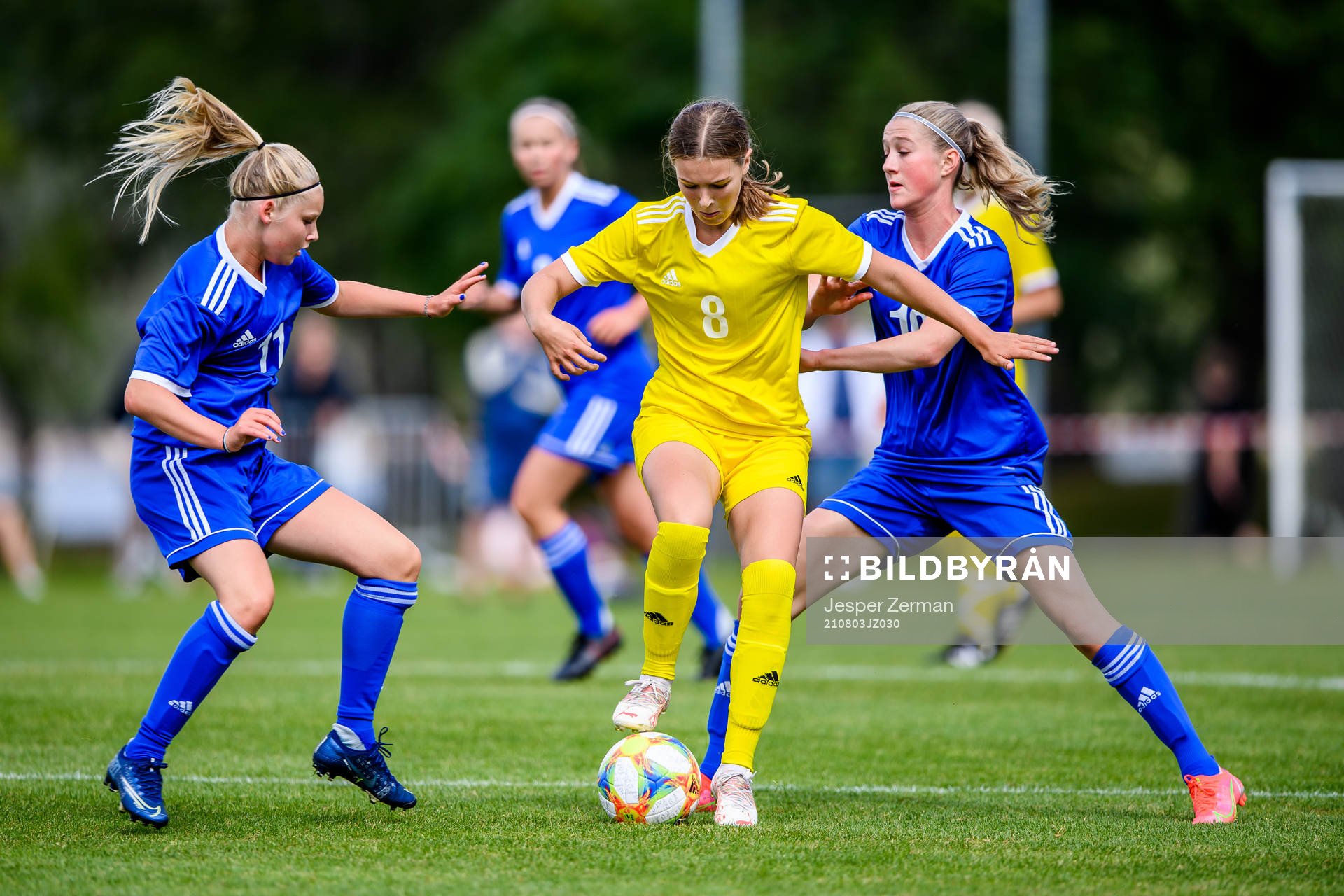 leia Molund (v), Alexandra Larsson (h) och Isabelle