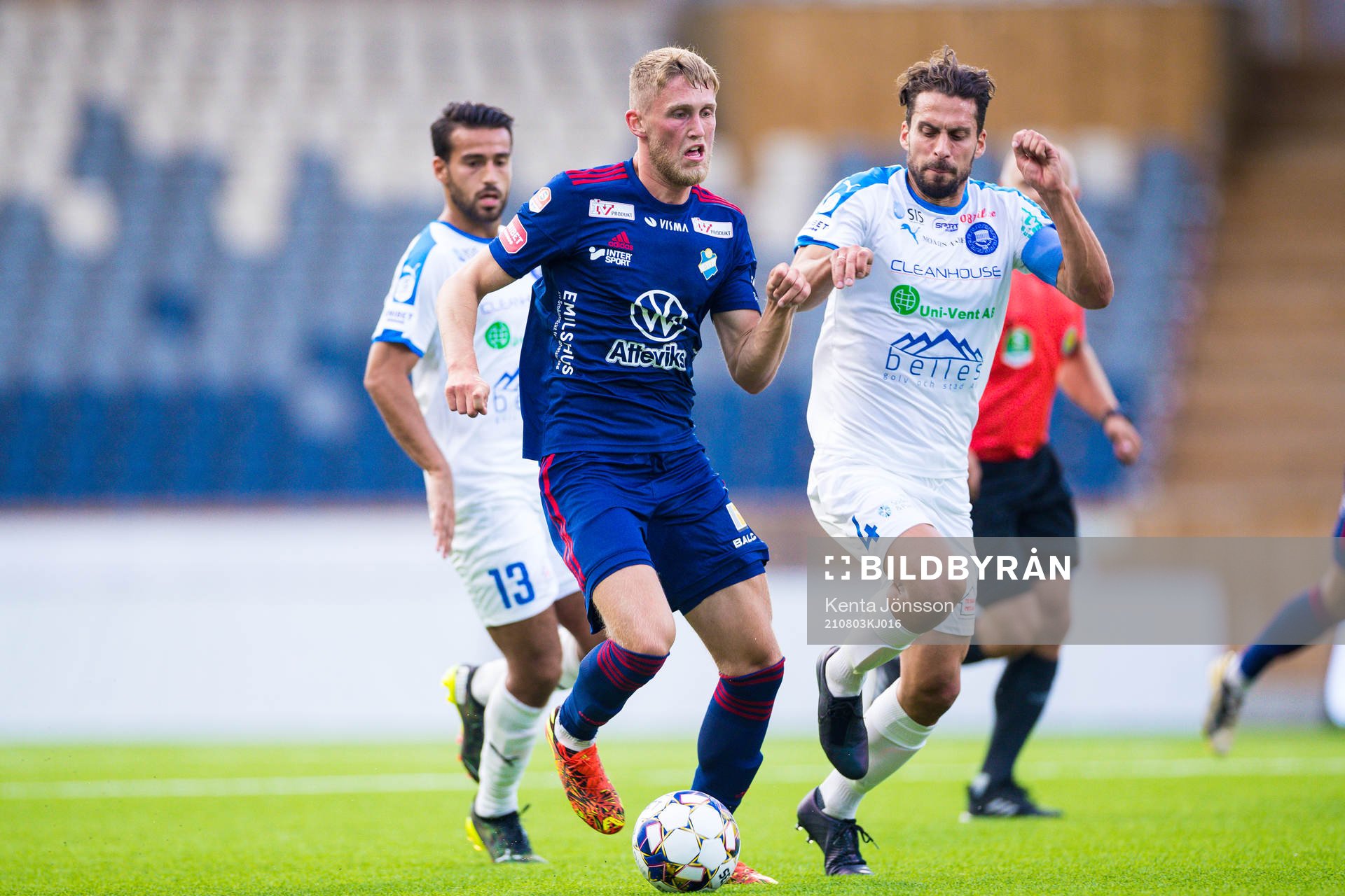 Östers Emil Engqvist och Akropolis Panajotis Dimitriadis