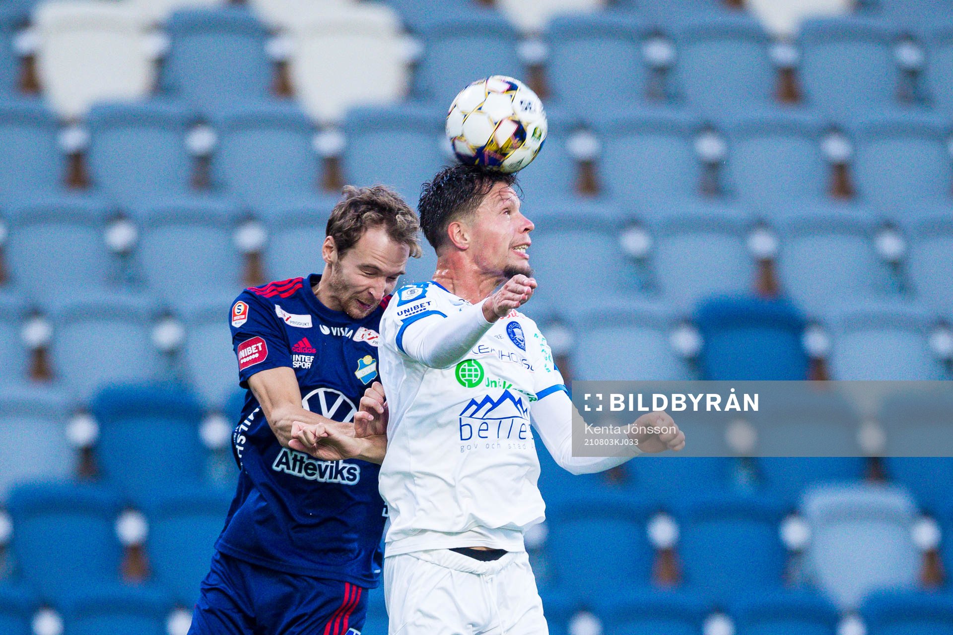 Östers Alexander Henningsson och Akropolis Erik Figueroa