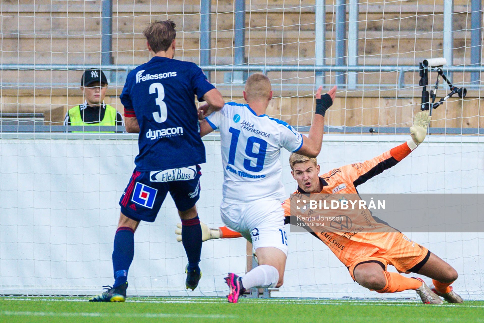 Östers målvakt Mathias Nilsson
