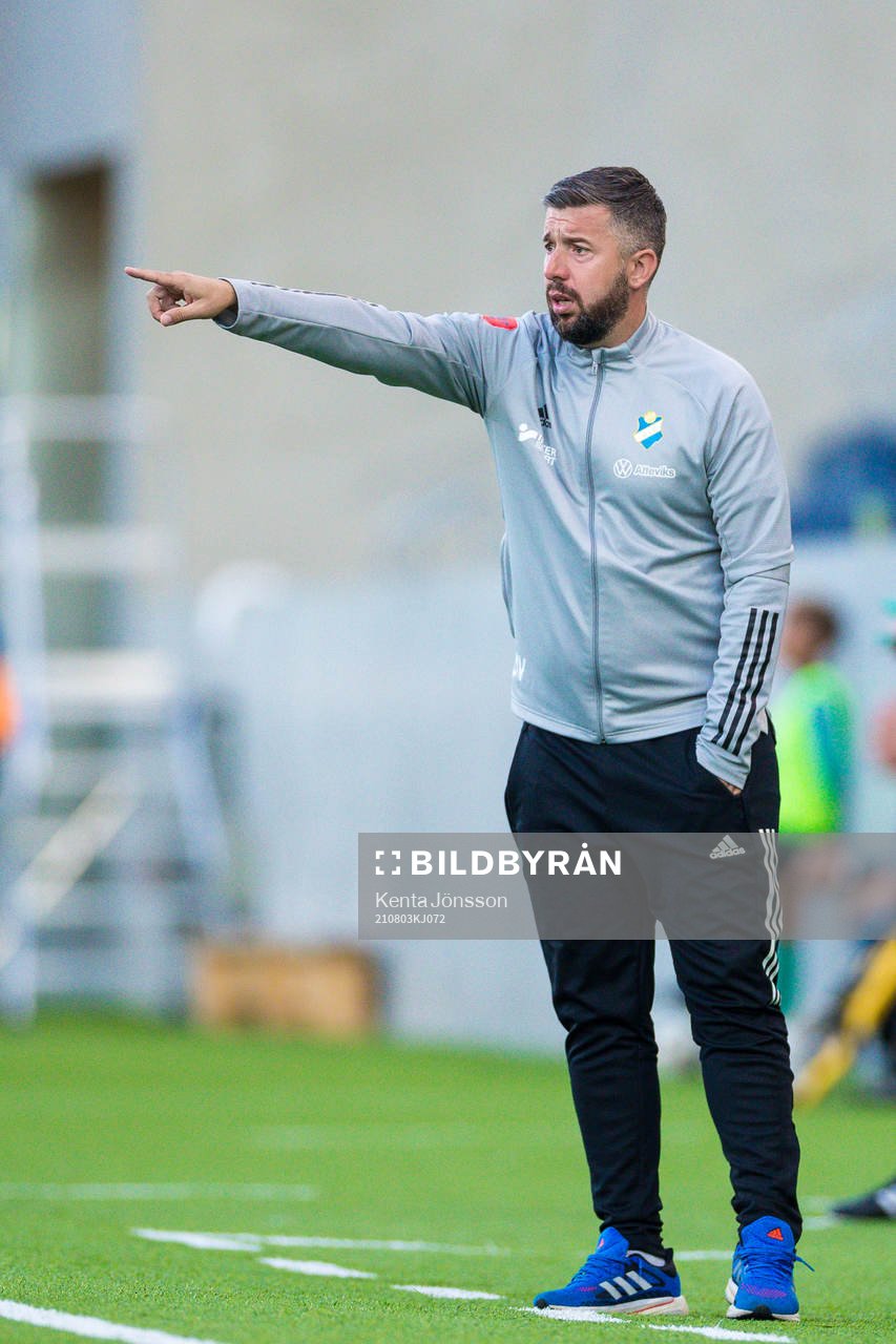 Östers tränare Dennis Velic