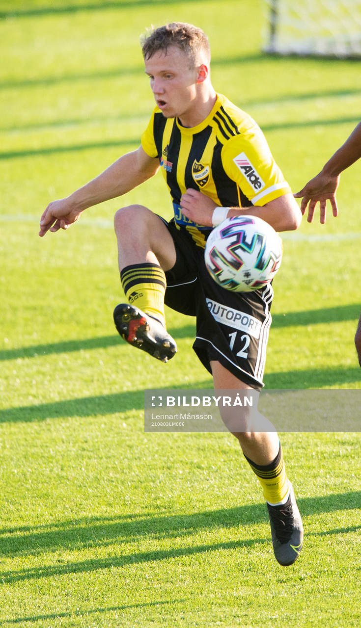 IFK Hässleholms Amel Crnalic i matchen i division 2 mellan