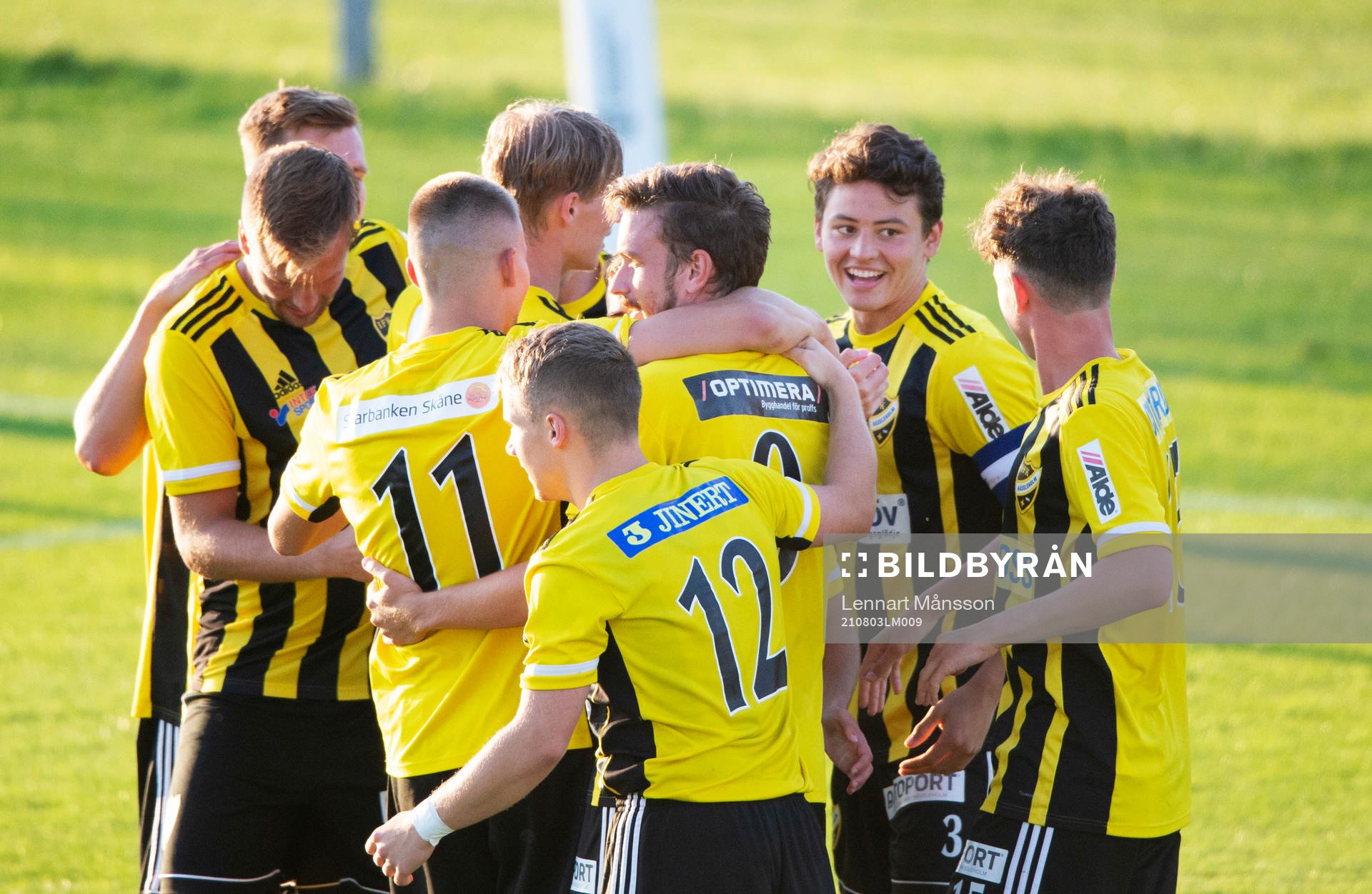 IFK Hässleholms jublar i matchen i division 2 mellan IFK