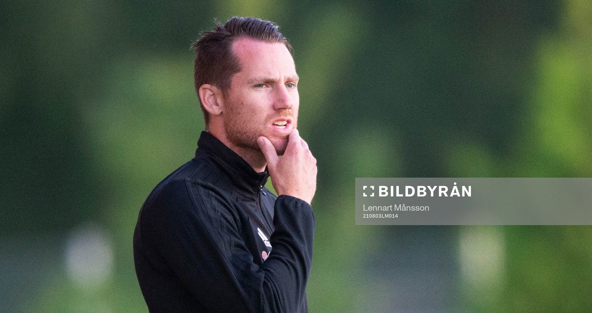 IFK Hässleholms tränare Johan Persson i matchen i