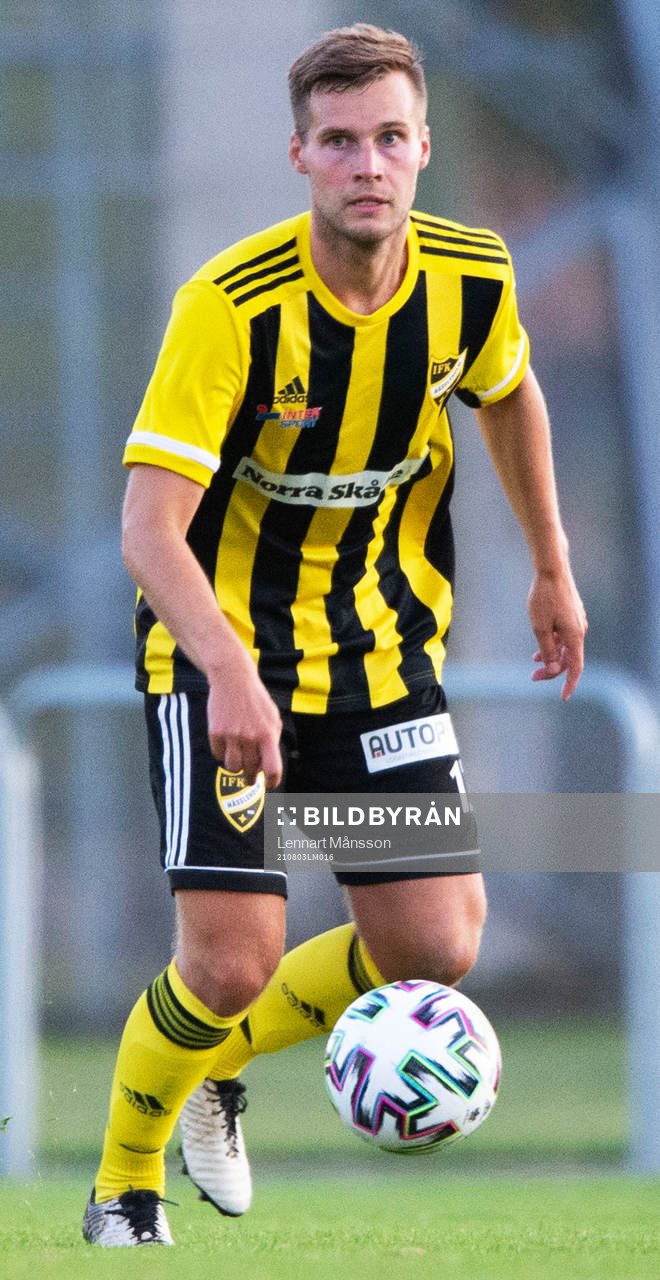 IFK Hässleholms Marcus Thuvesson i matchen i division 2