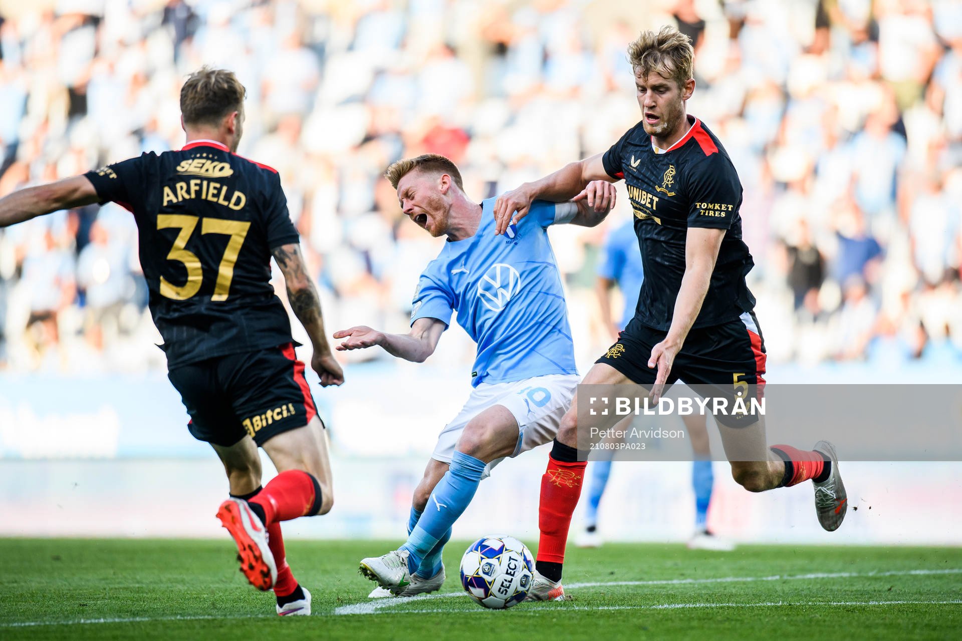 Anders Christiansen of Malmö FF and Filip Helander of