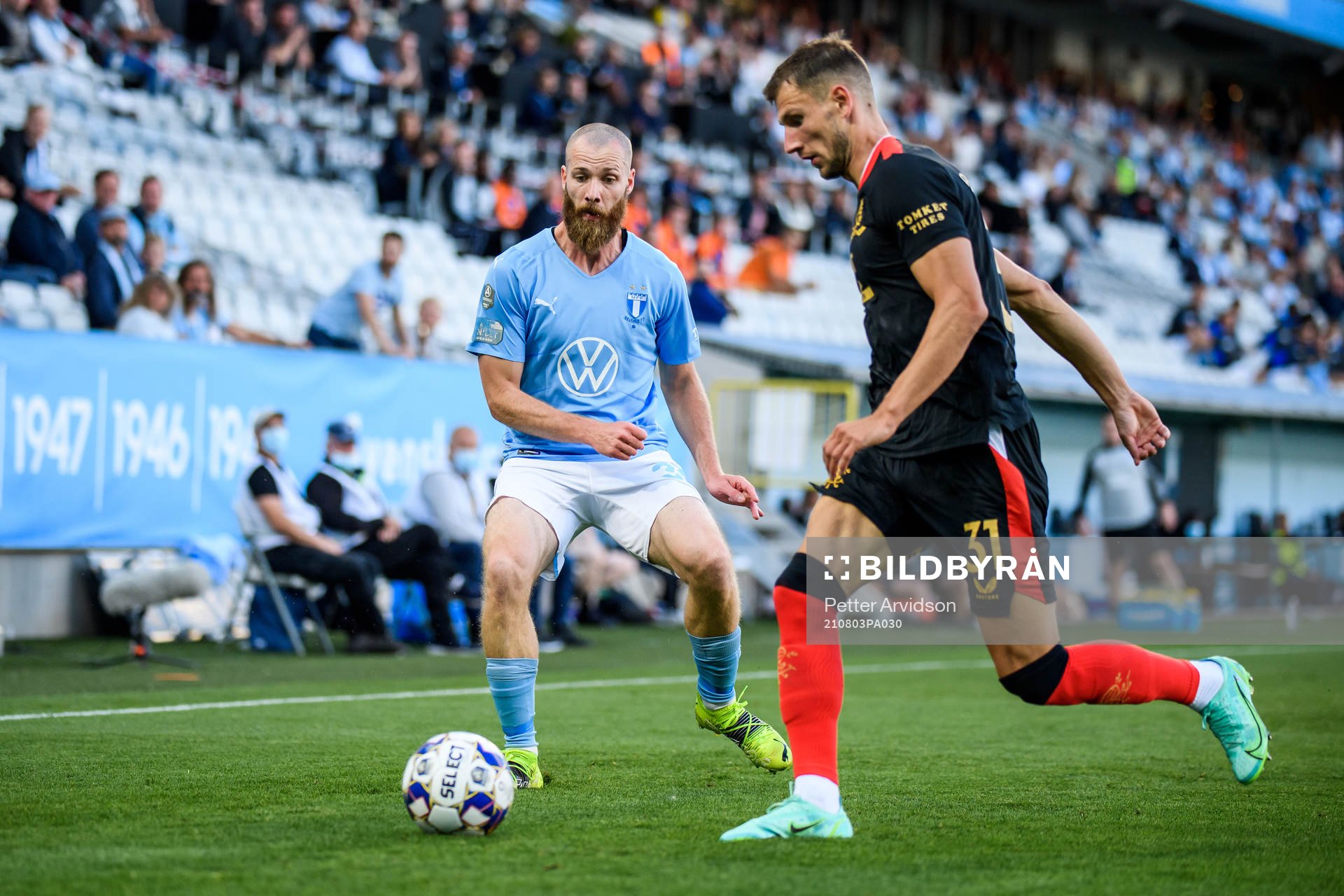 Jo Inge Berget of Malmö FF and Borna Barisic of Rangers