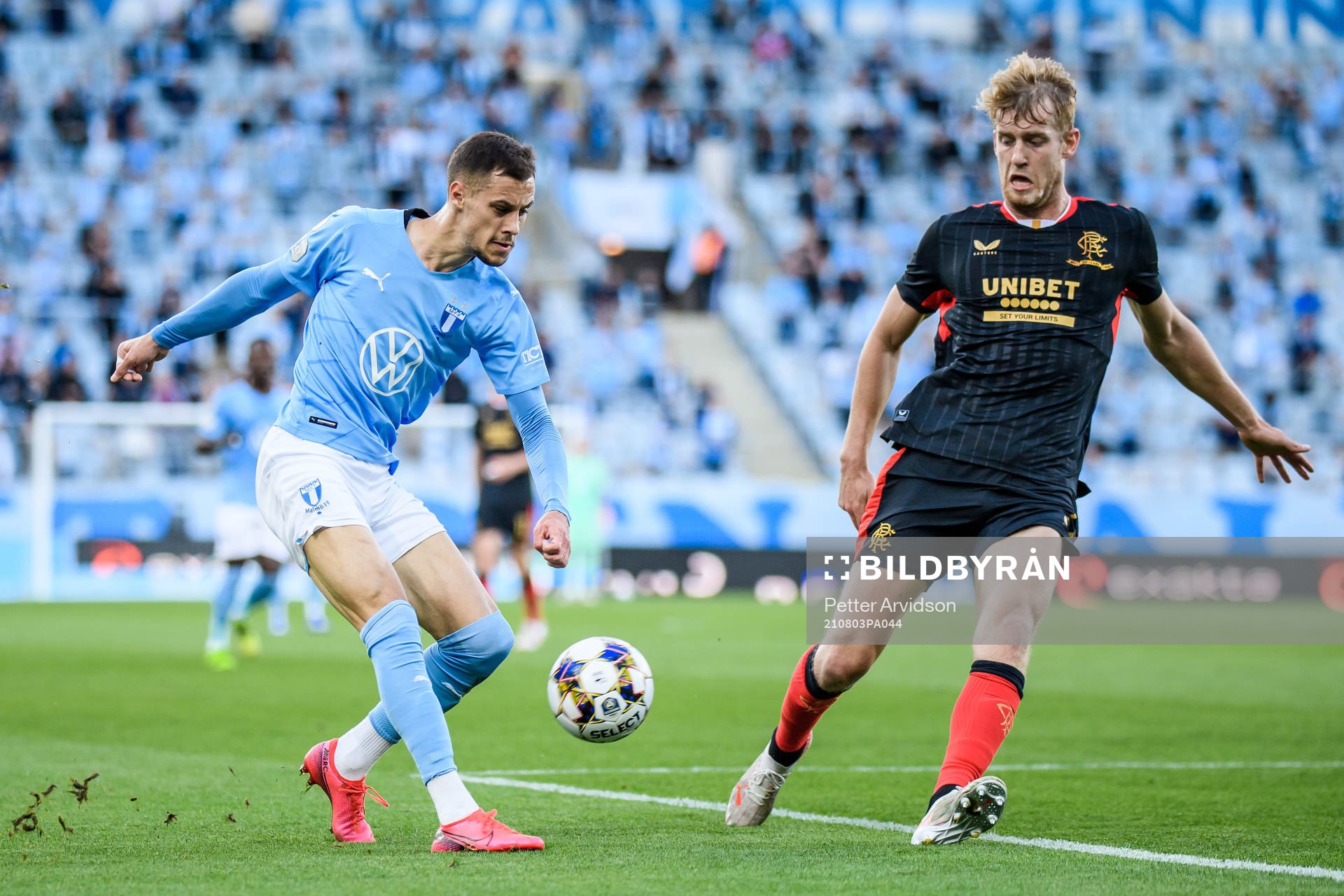 Veljko Birmancevic of Malmö FF and Filip Helander of