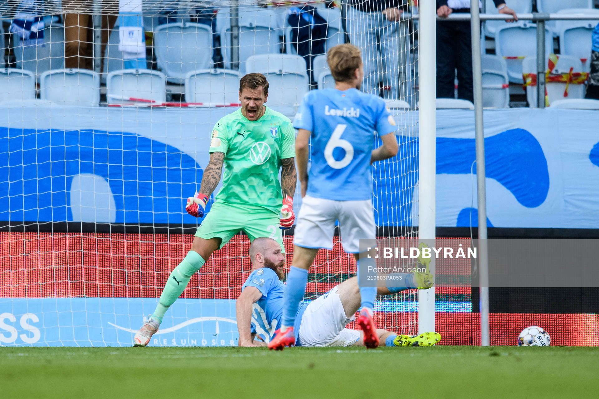 goalkeeper Johan Dahlin of Malmö FF