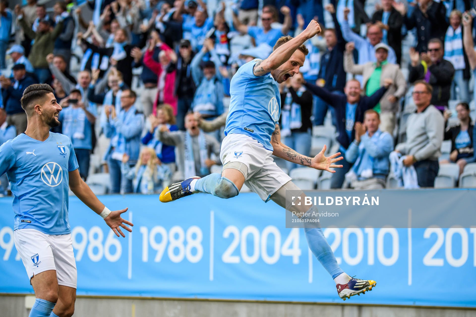 Sören Rieks of Malmö FF celebrates