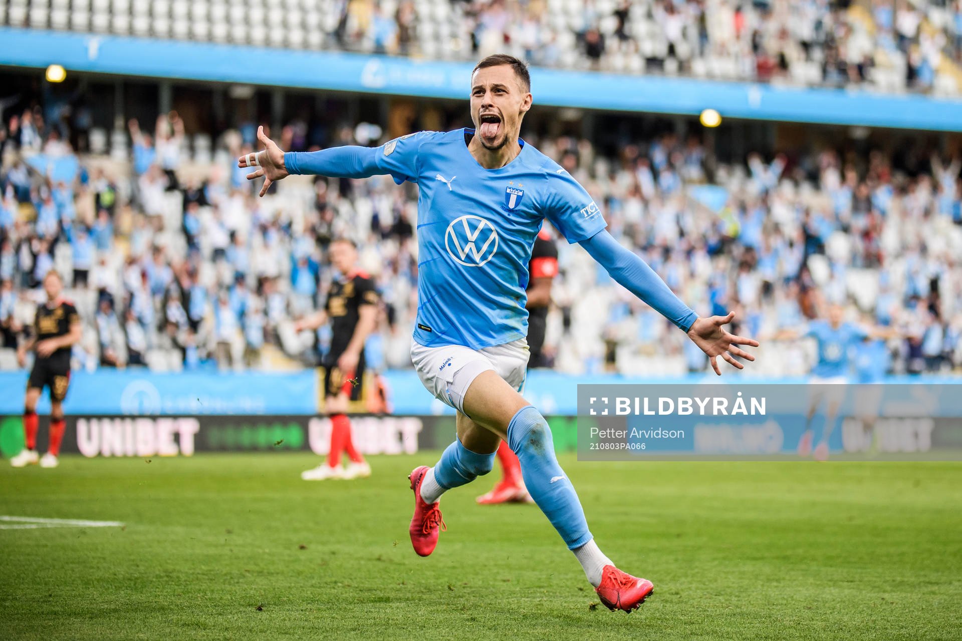 Veljko Birmancevic of Malmö FF celebrates
