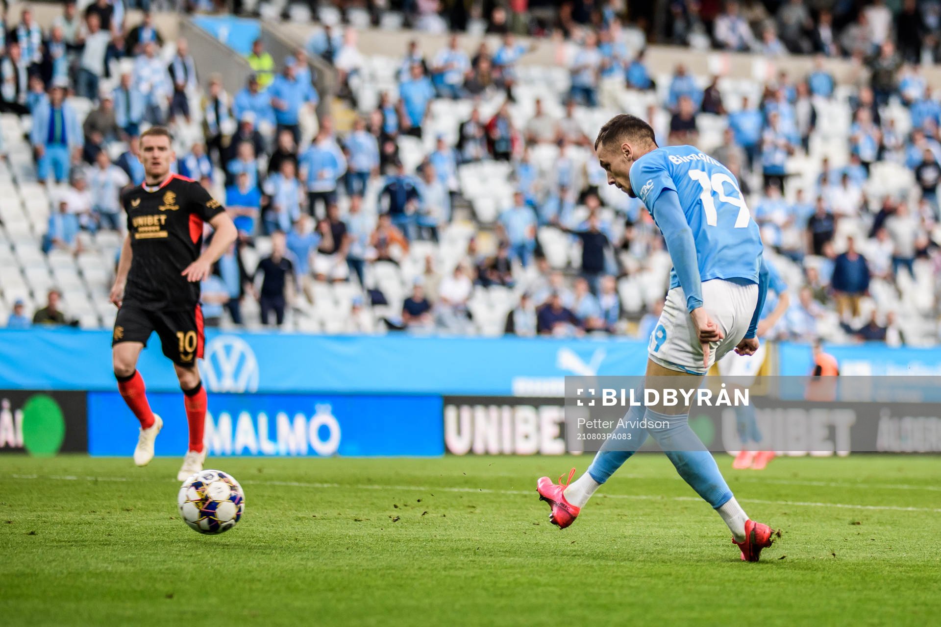 Veljko Birmancevic of Malmö FF scores 2-0