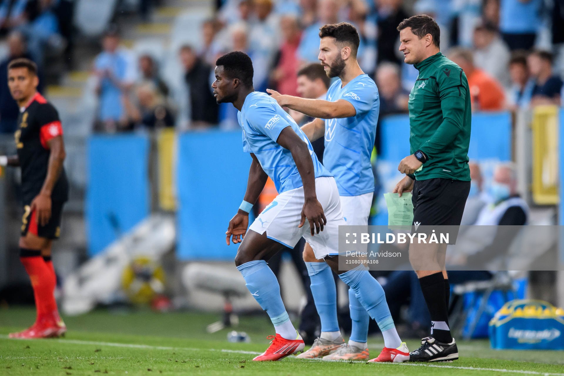 Malik Abubakari of Malmö FF enters the pitch