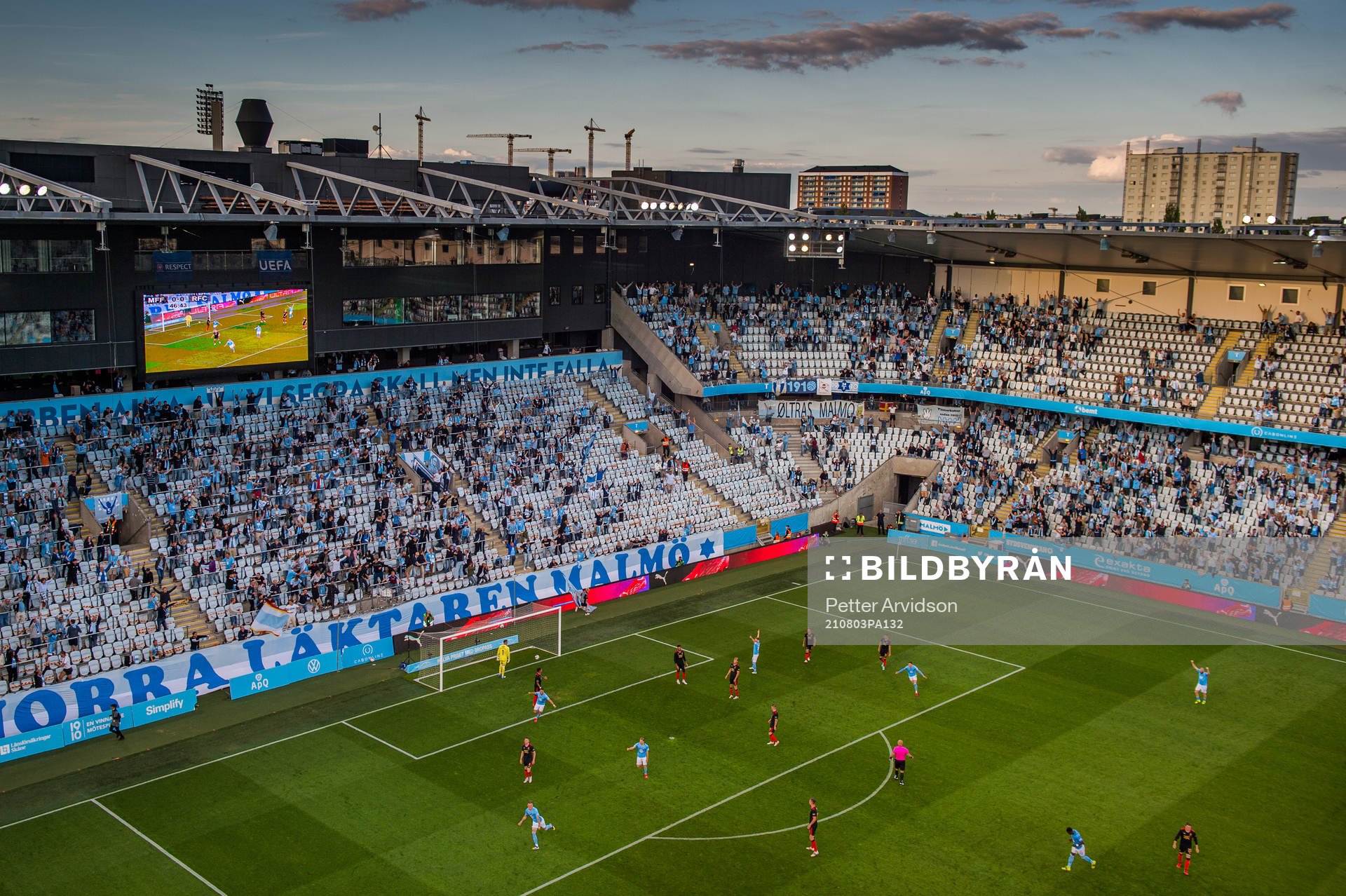 Sören Rieks of Malmö FF celebrates