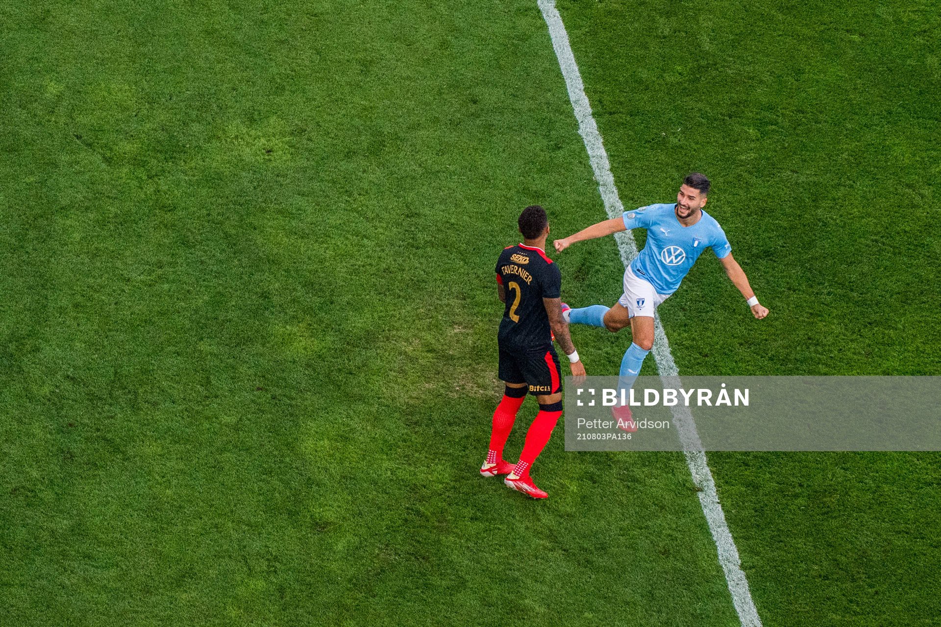 Antonio Colak of Malmö FF celebrates