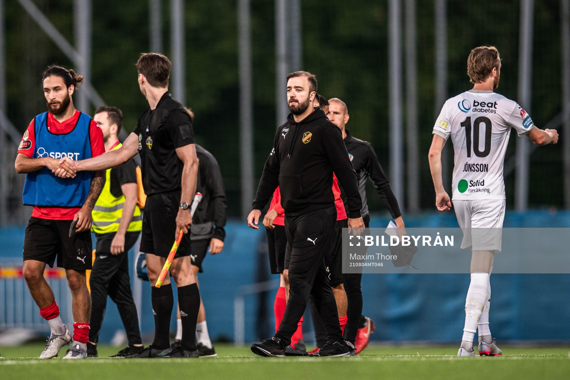 Vasalunds tränare George Moussally deppar