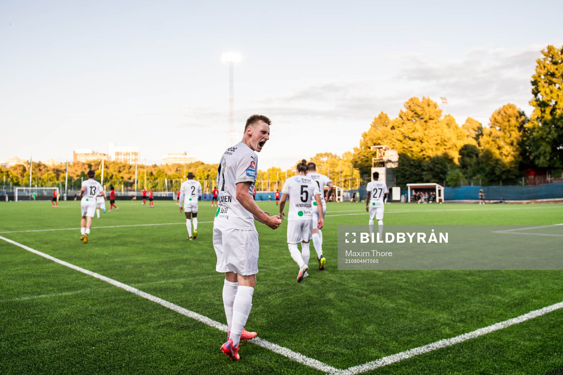 Helsingborgs Rasmus Karjalainen jublar