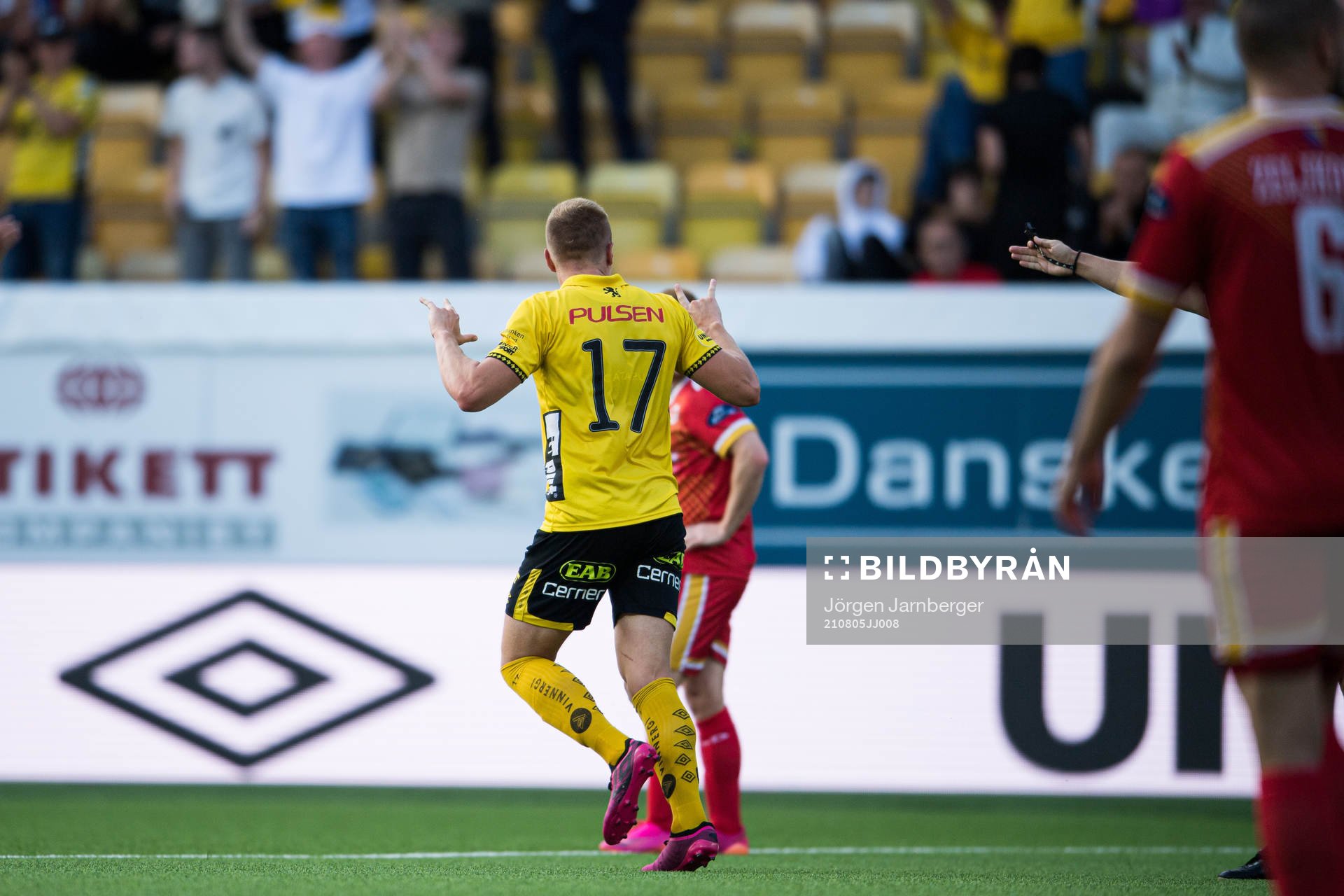 Per Frick of Elfsborg celebrate