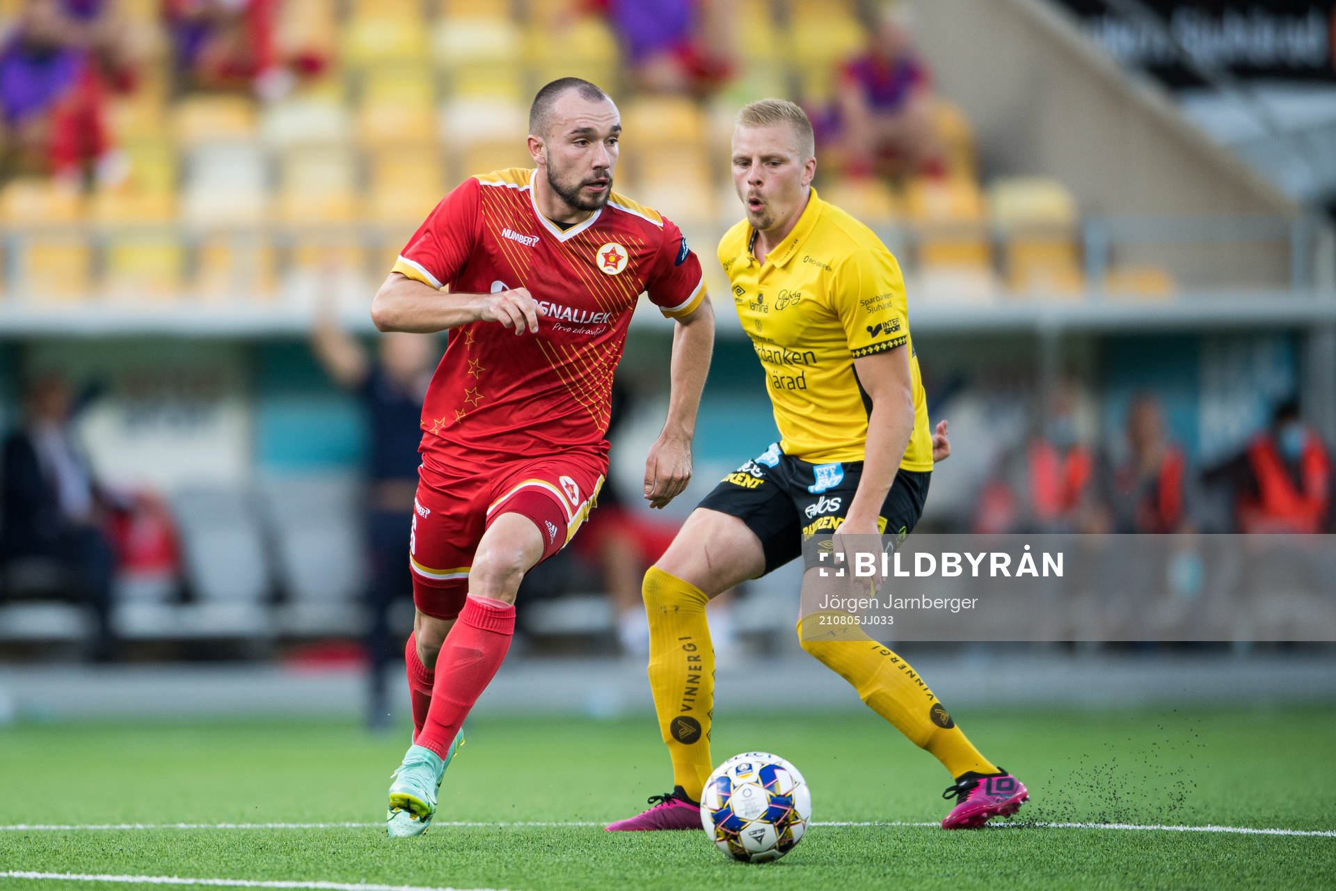 Samir Zeljkovic of Velez Mostar and Per Frick of Elfsborg