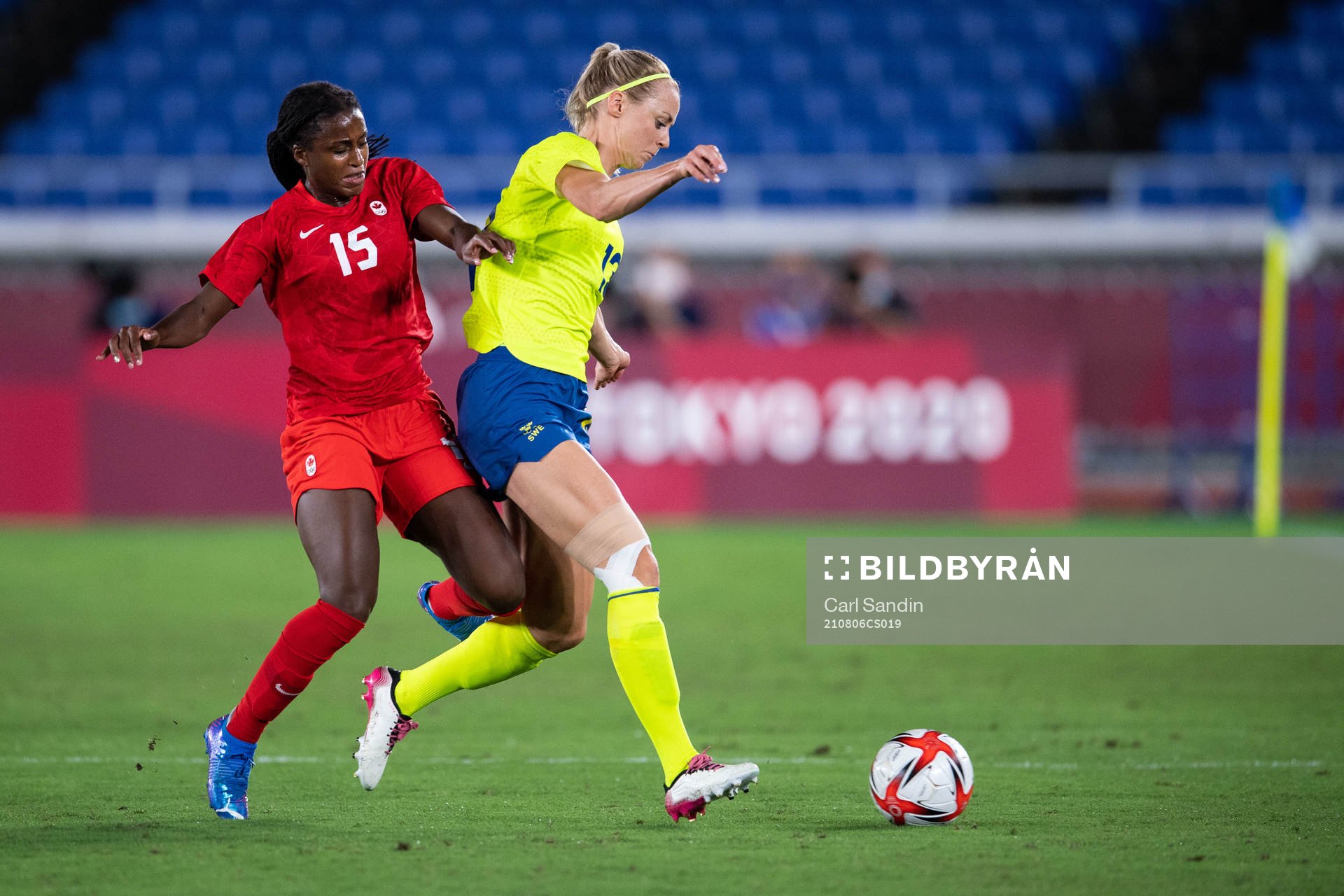 Nichelle Prince of Canada and Amanda Ilestedt of Sweden in