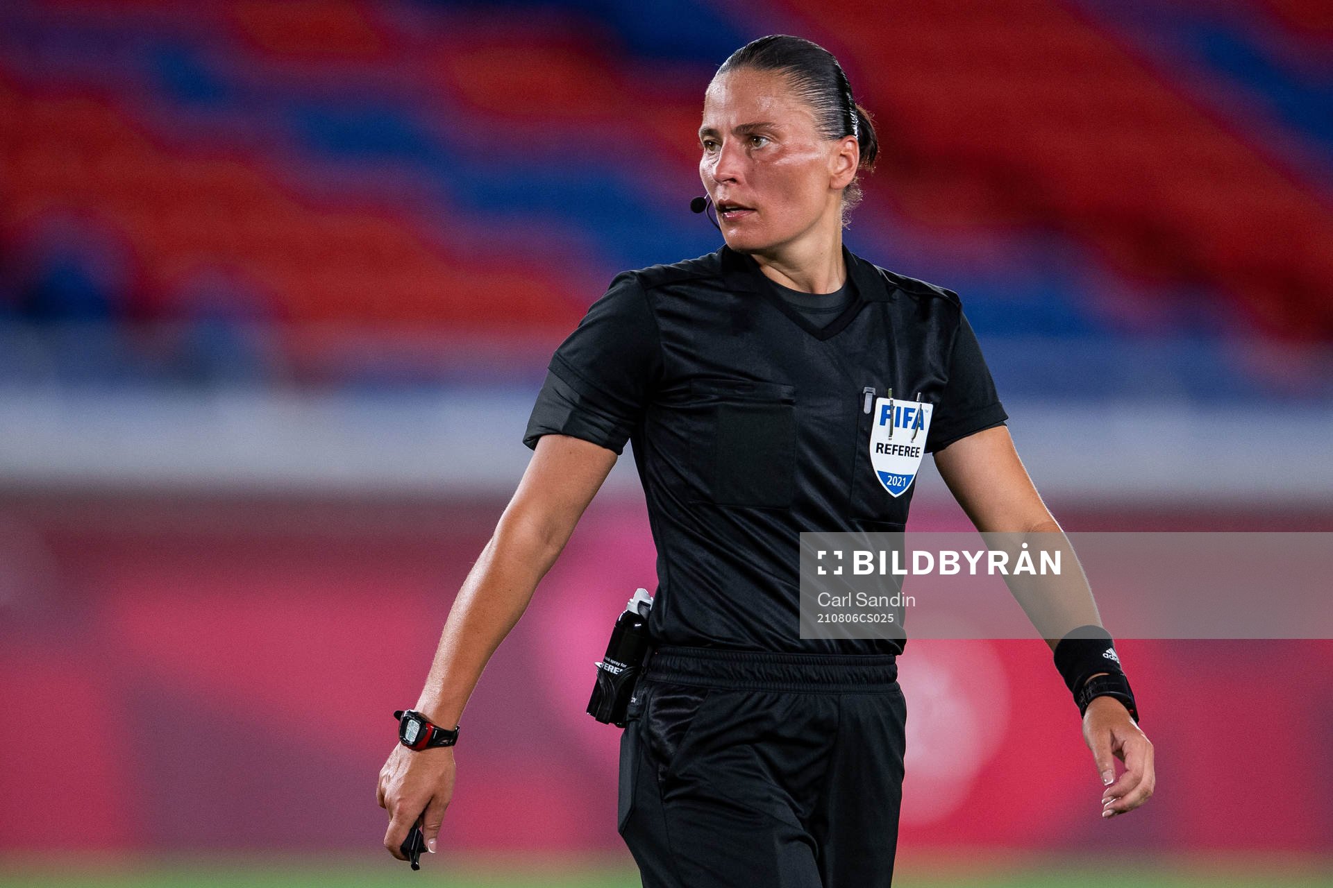 Referee Anastasia Pustovoitova in the women’s football