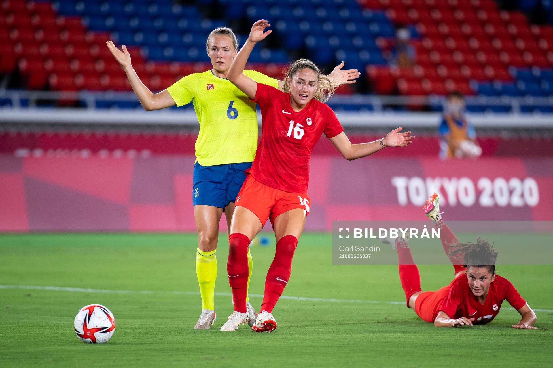 Magdalena Eriksson of Sweden and Janine Beckie and Jessie