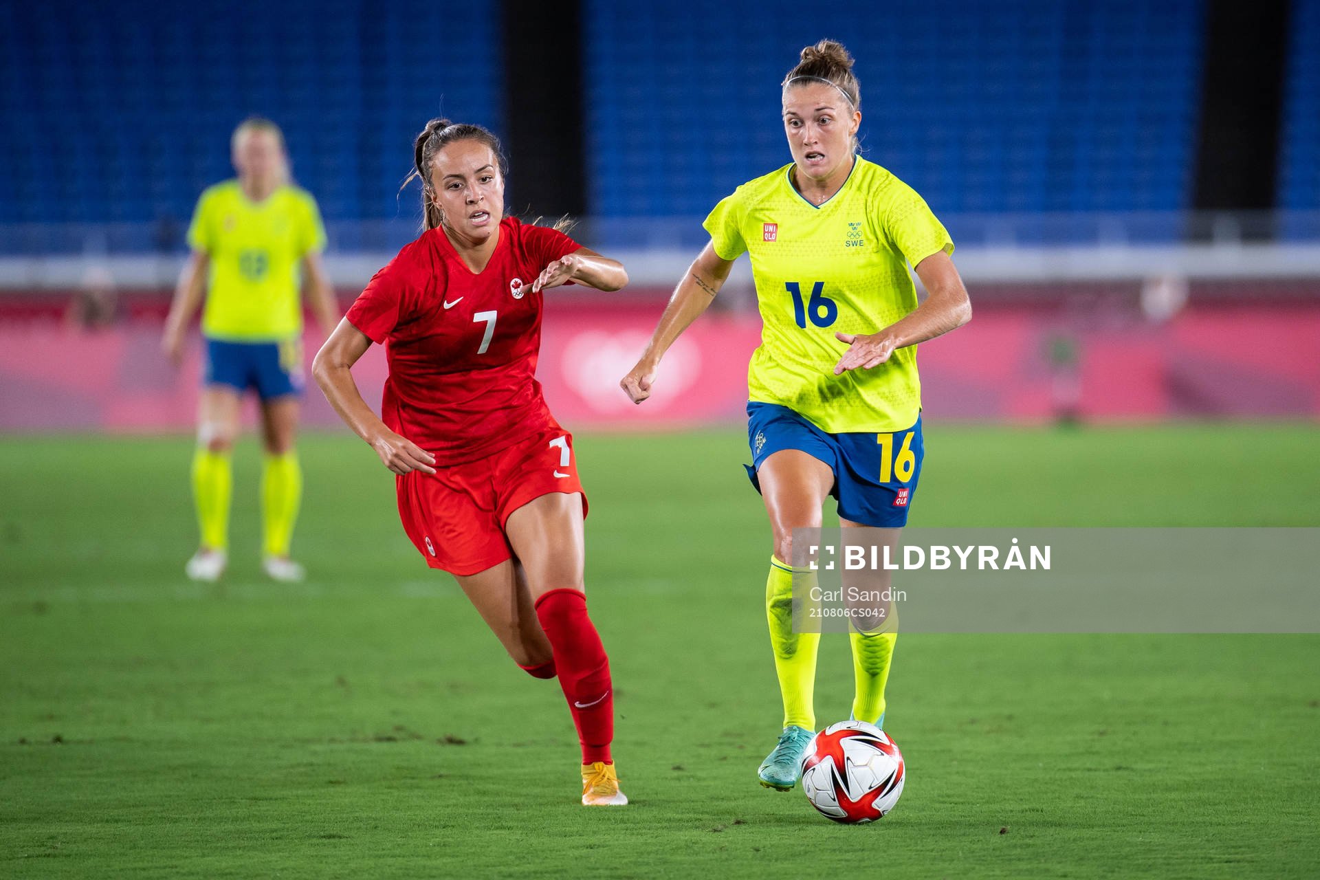 Julia Grosso of Canada and Filippa Angeldahl of Sweden in