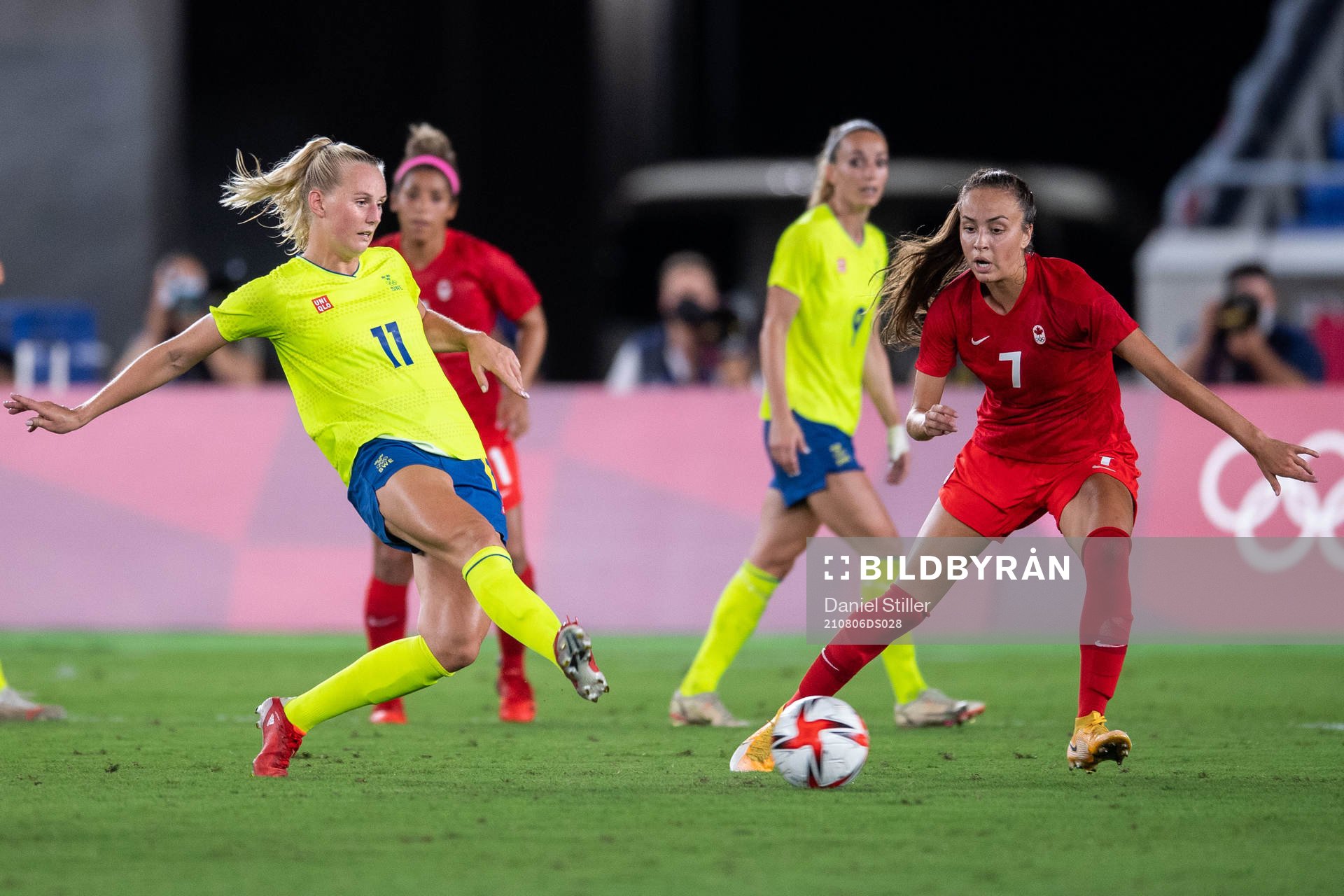 Stina Blackstenius of Sweden and Julia Grosso of Canada in