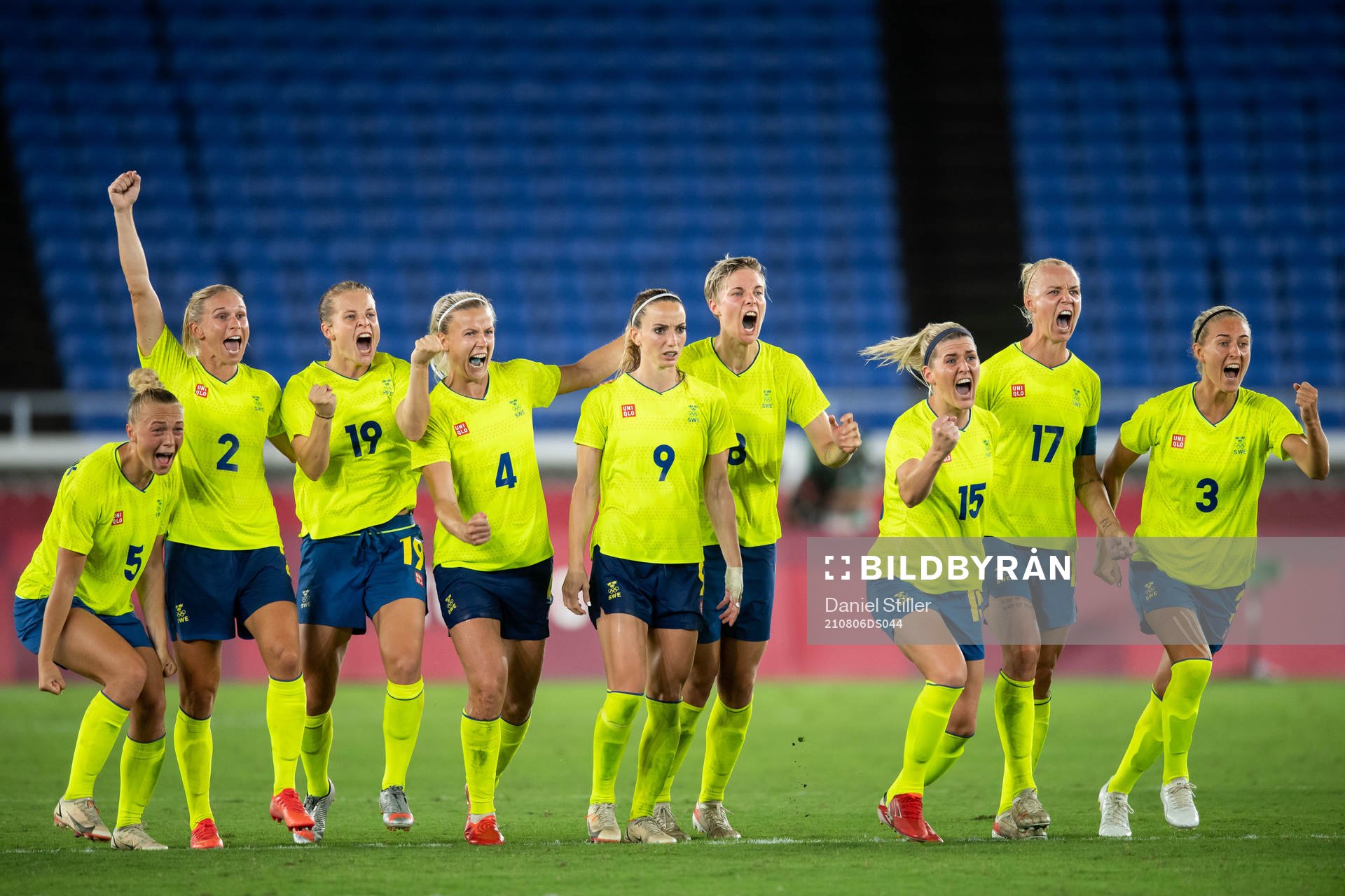 Players of Sweden celebrates in the women’s football final