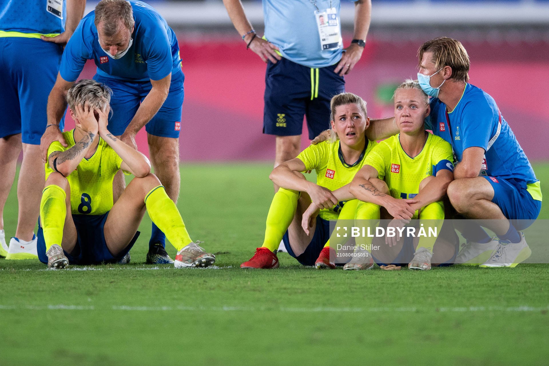 Players of Sweden and Peter Gerhardsson, head coach of