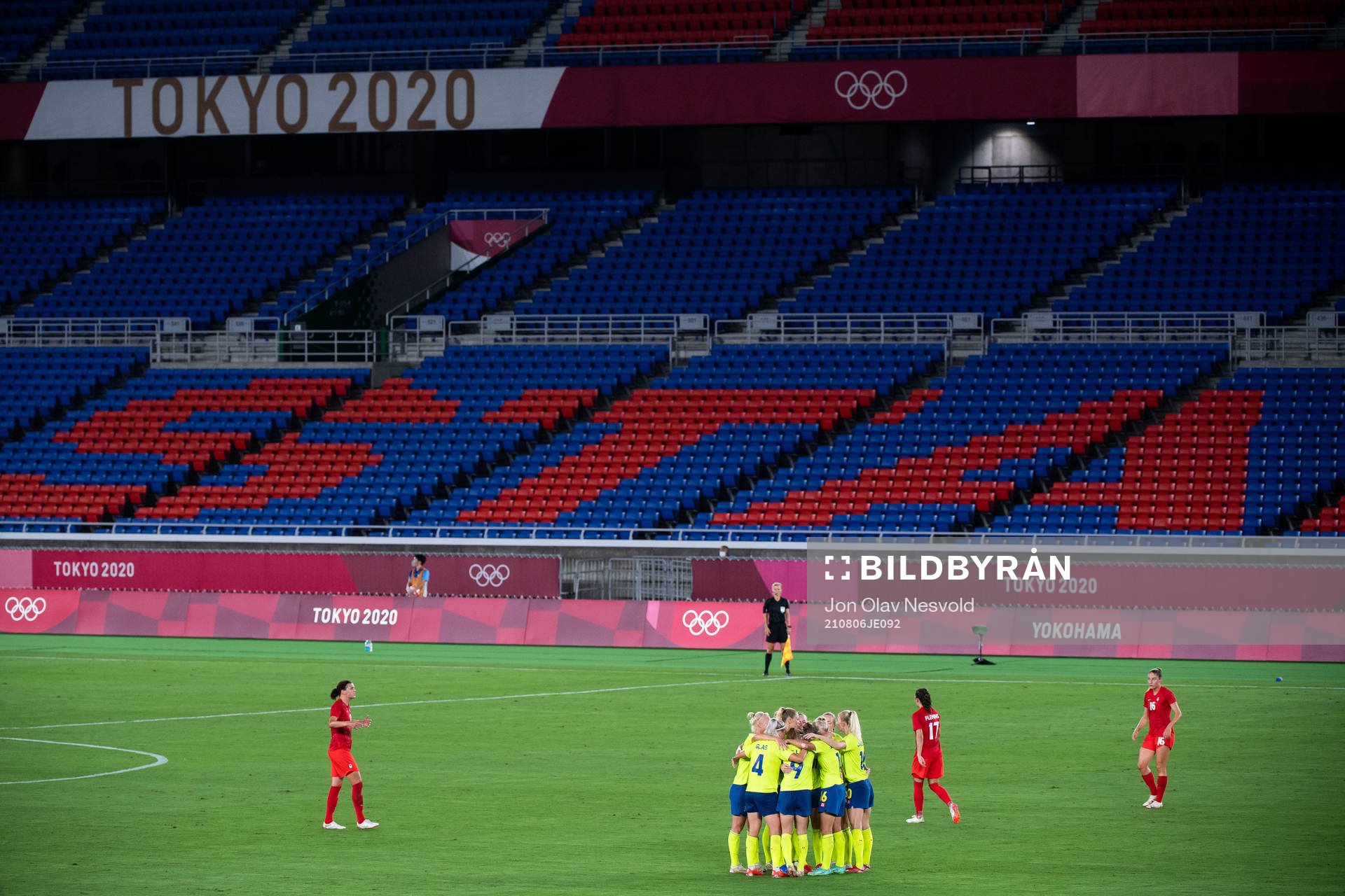 Players of Sweden celebrates 1-0  by Stina Blackstenius  in
