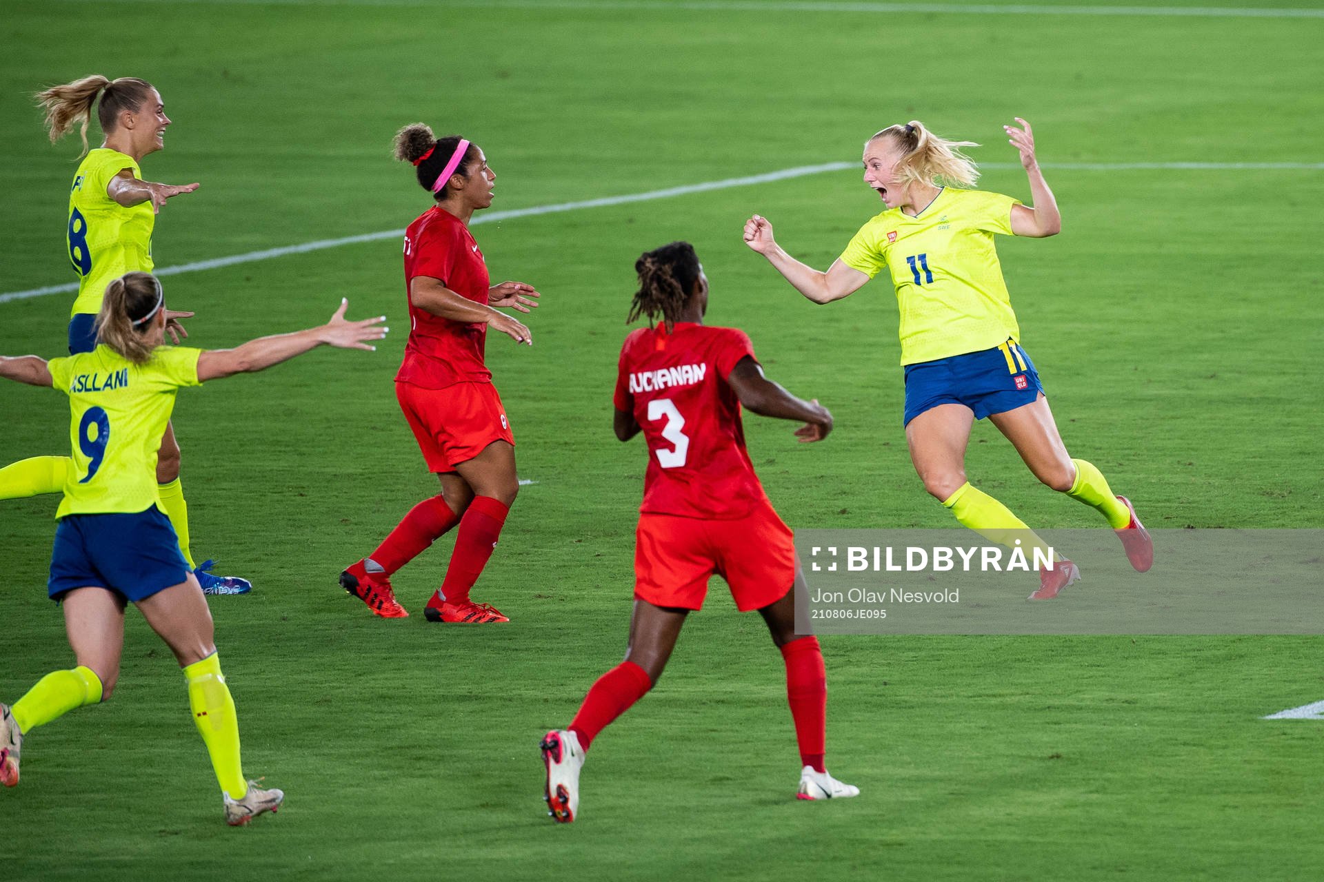 Lina Hurtig, Kosovare Asllani and Stina Blackstenius  of